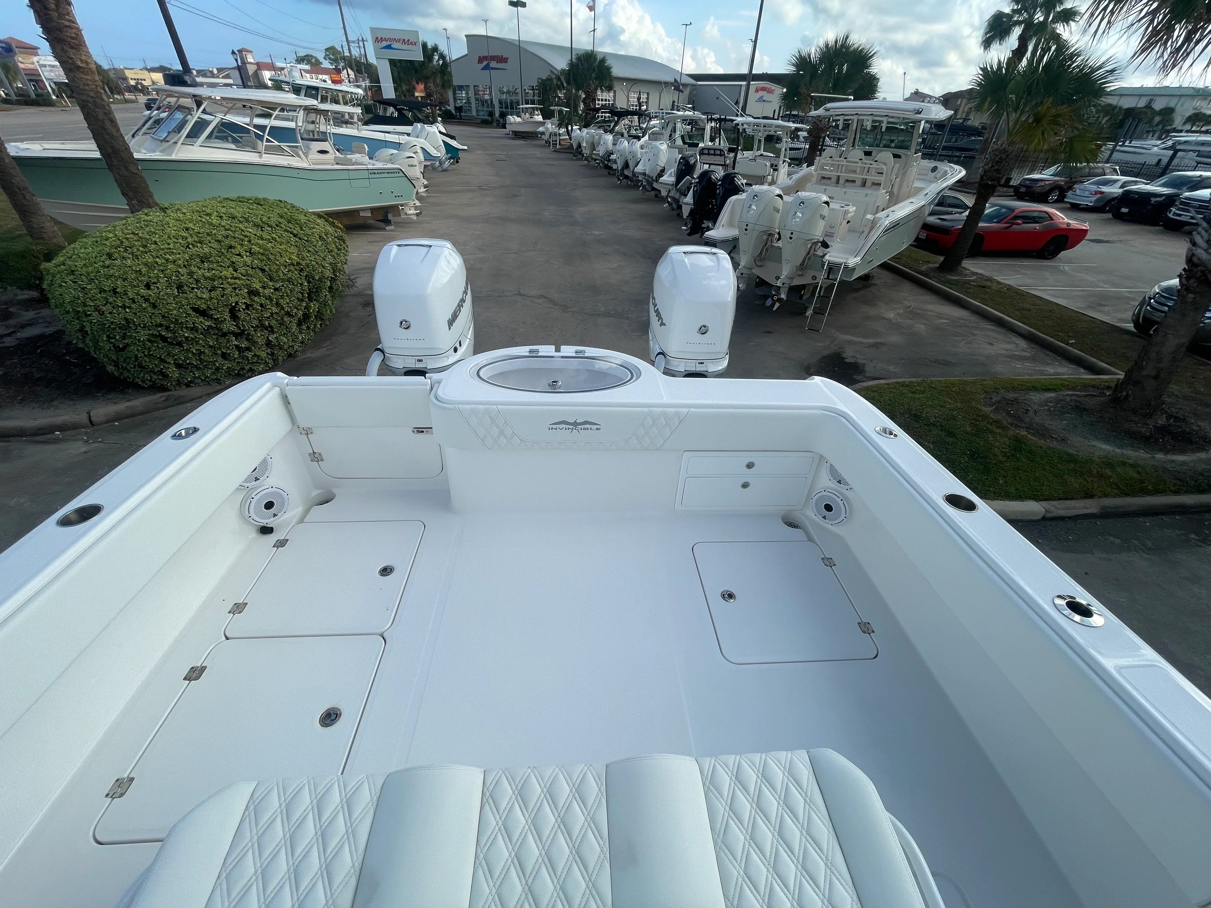 2022 Invincible 33 CAT Image Thumbnail #36