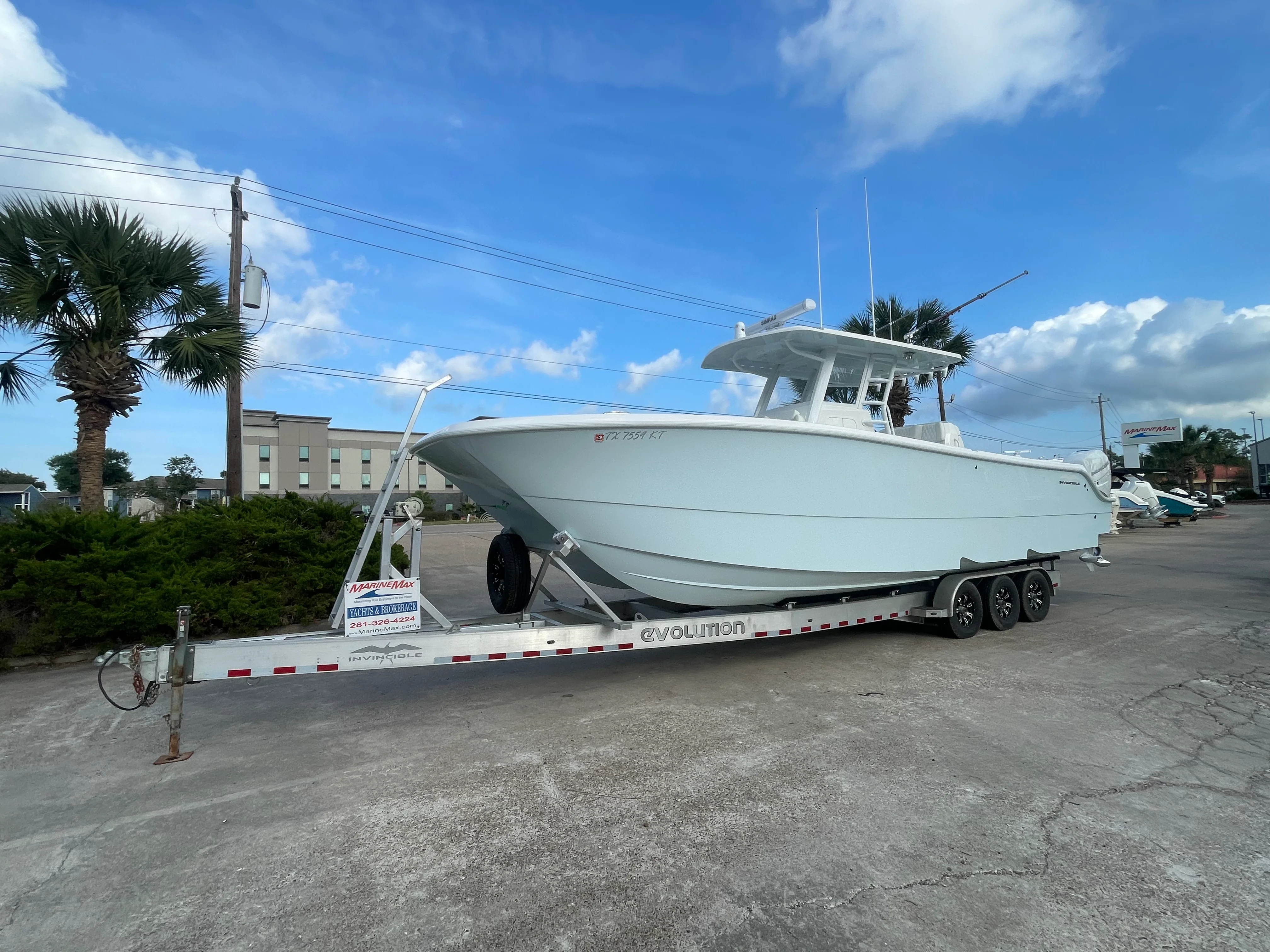 2022 Invincible 33 CAT Image Thumbnail #1