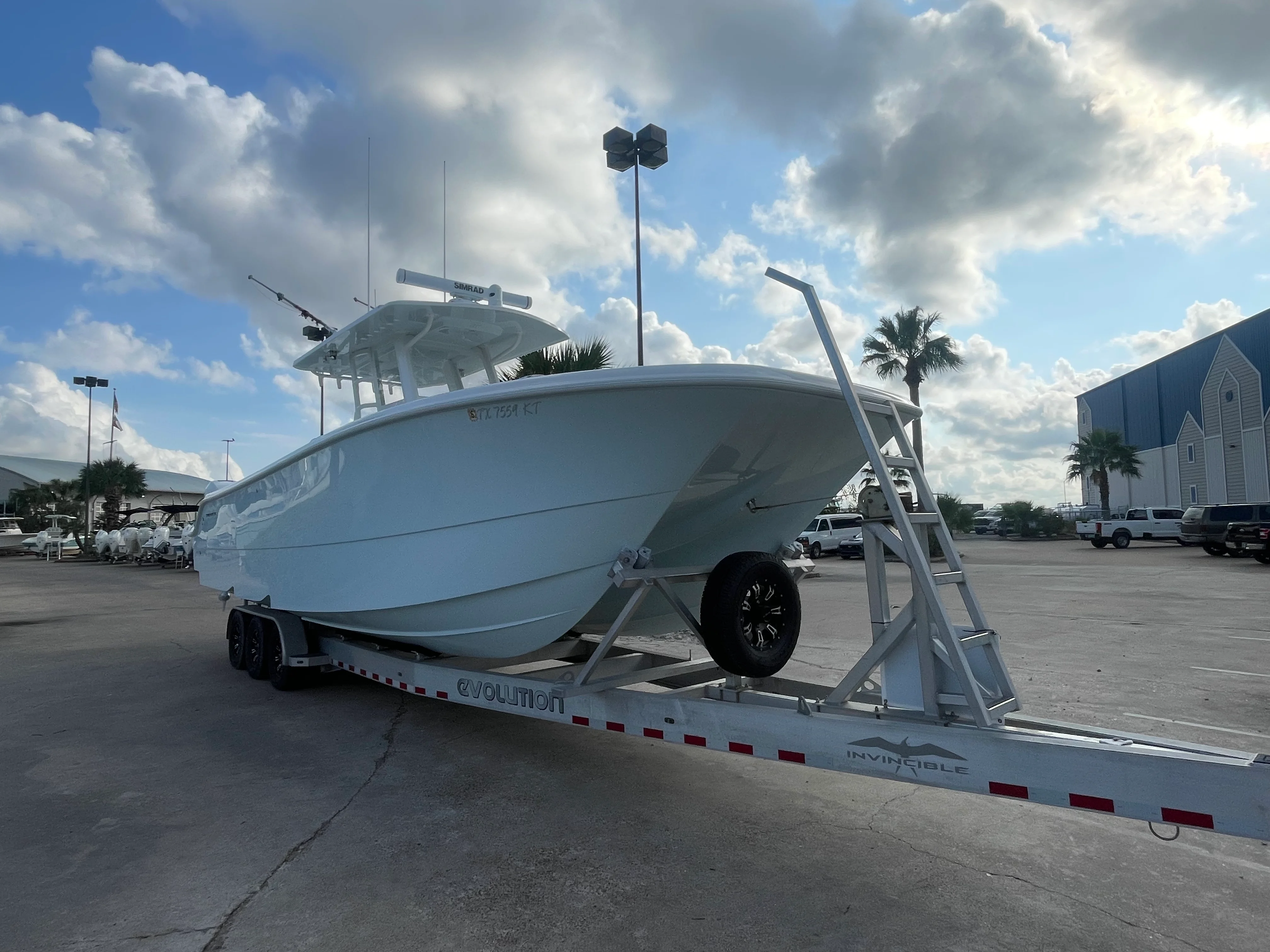 2022 Invincible 33 CAT Image Thumbnail #5