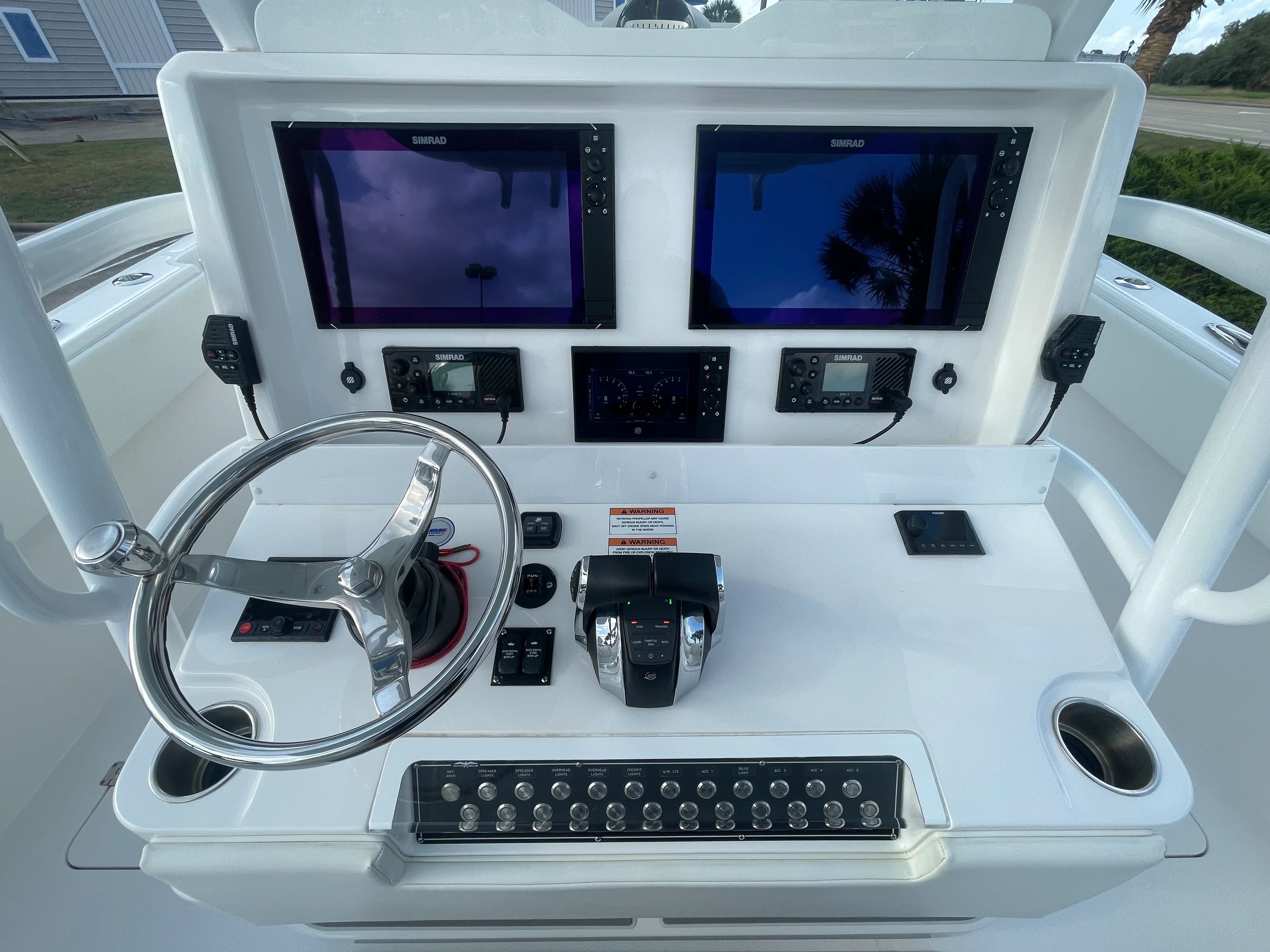 2022 Invincible 33 CAT Image Thumbnail #16