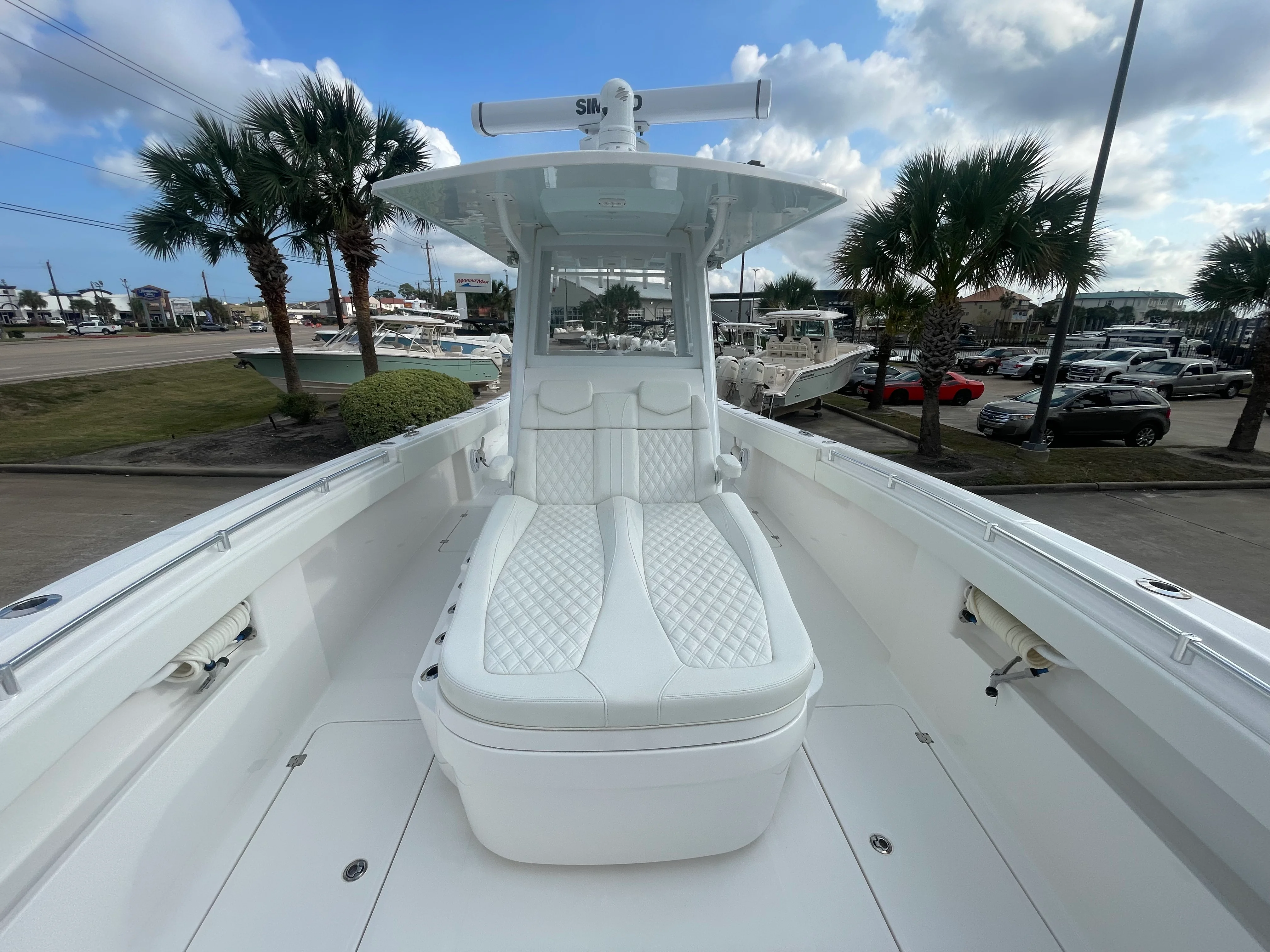 2022 Invincible 33 CAT Image Thumbnail #11