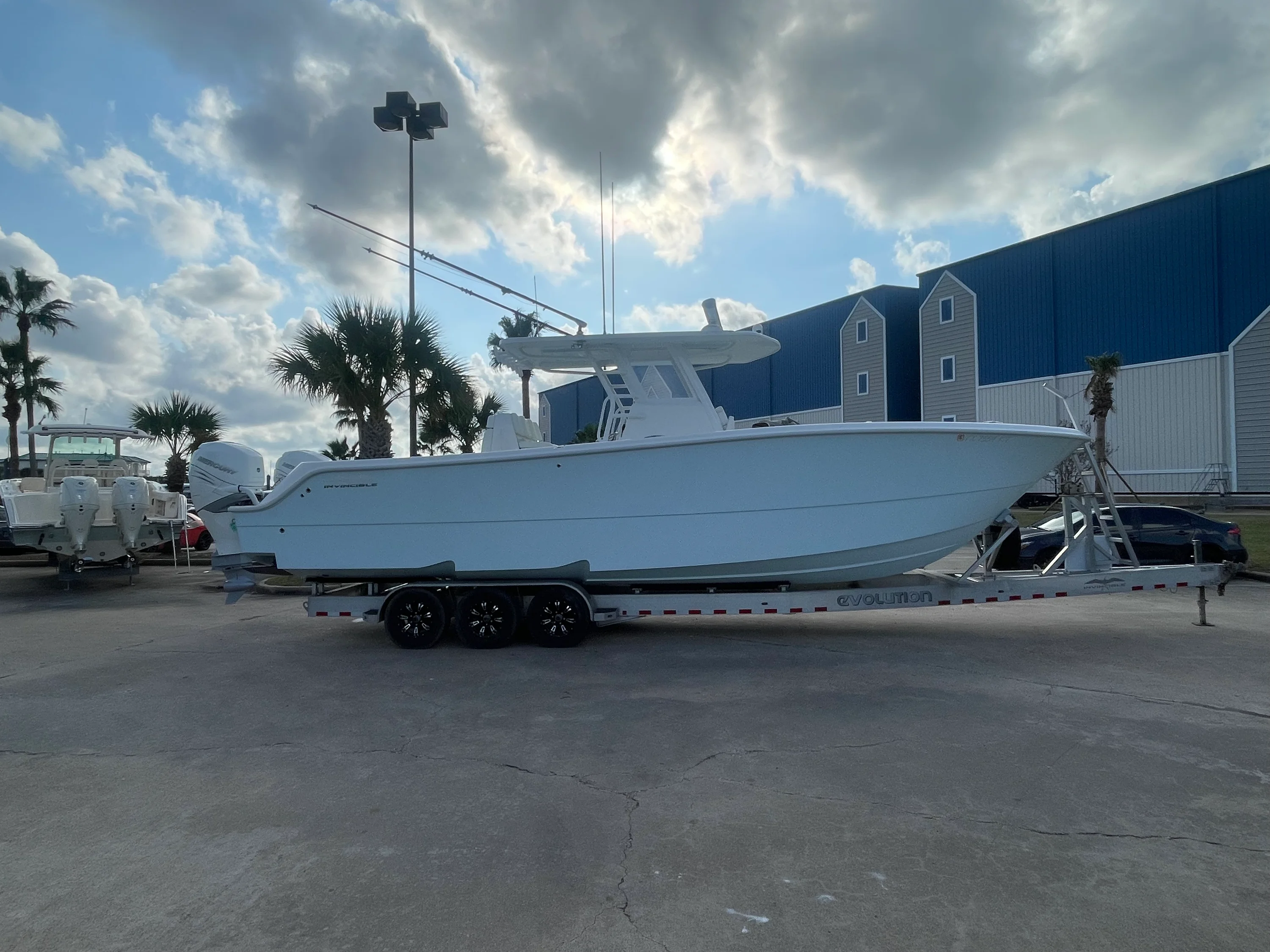 2022 Invincible 33 CAT Image Thumbnail #3