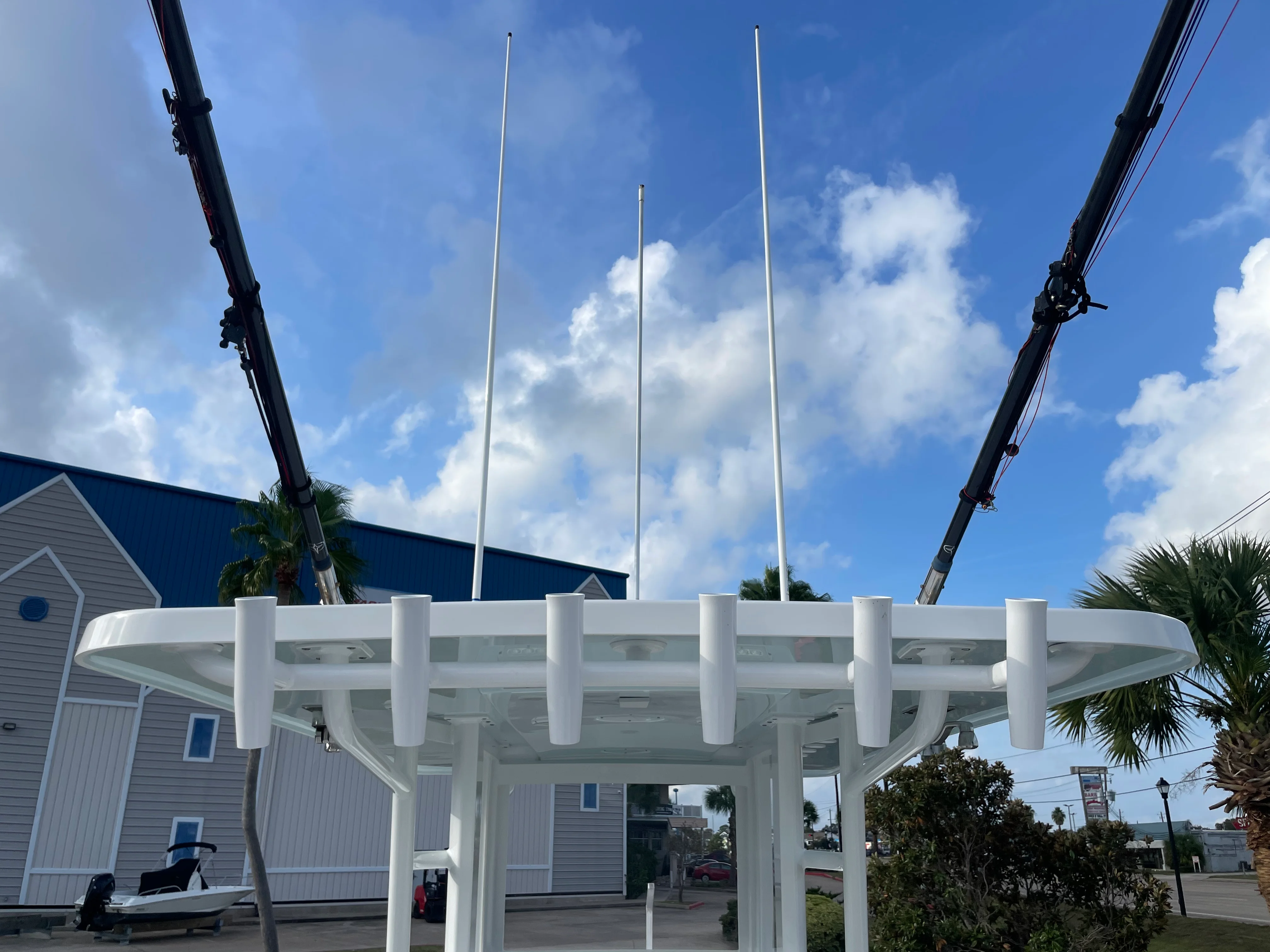 2022 Invincible 33 CAT Image Thumbnail #38