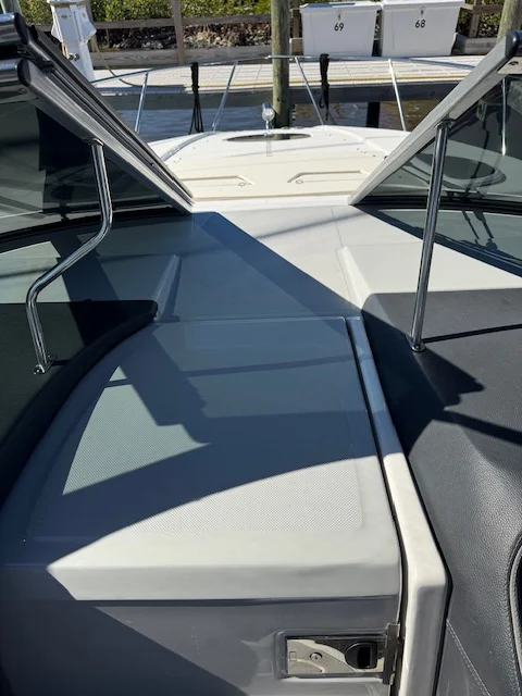 2022 Regal 33 XO Image Thumbnail #14