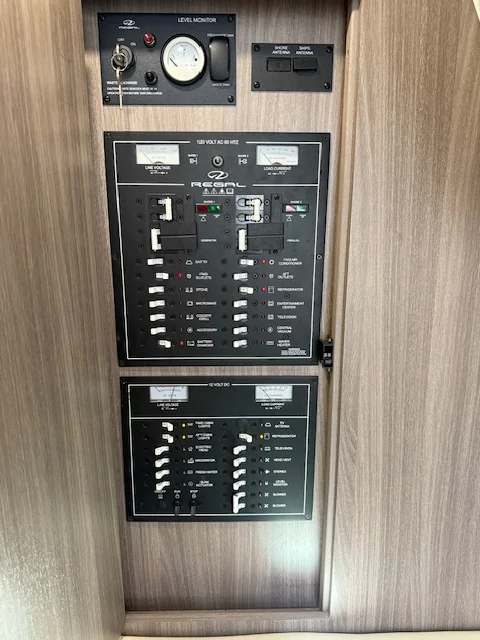 2022 Regal 33 XO Image Thumbnail #9