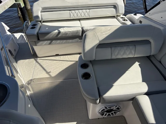 2022 Regal 33 XO Image Thumbnail #13