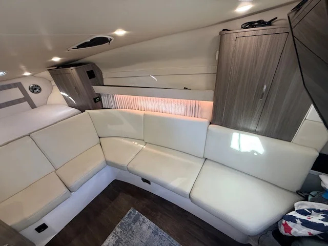 2022 Regal 33 XO Image Thumbnail #6