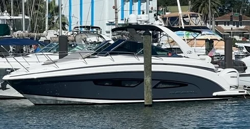 2022 Regal 33 XO Image Thumbnail #1