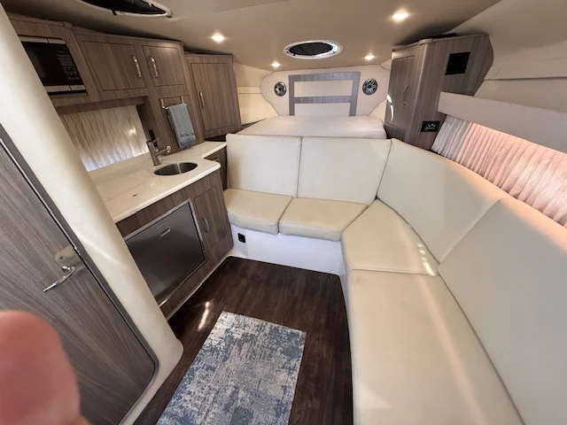 2022 Regal 33 XO Image Thumbnail #8