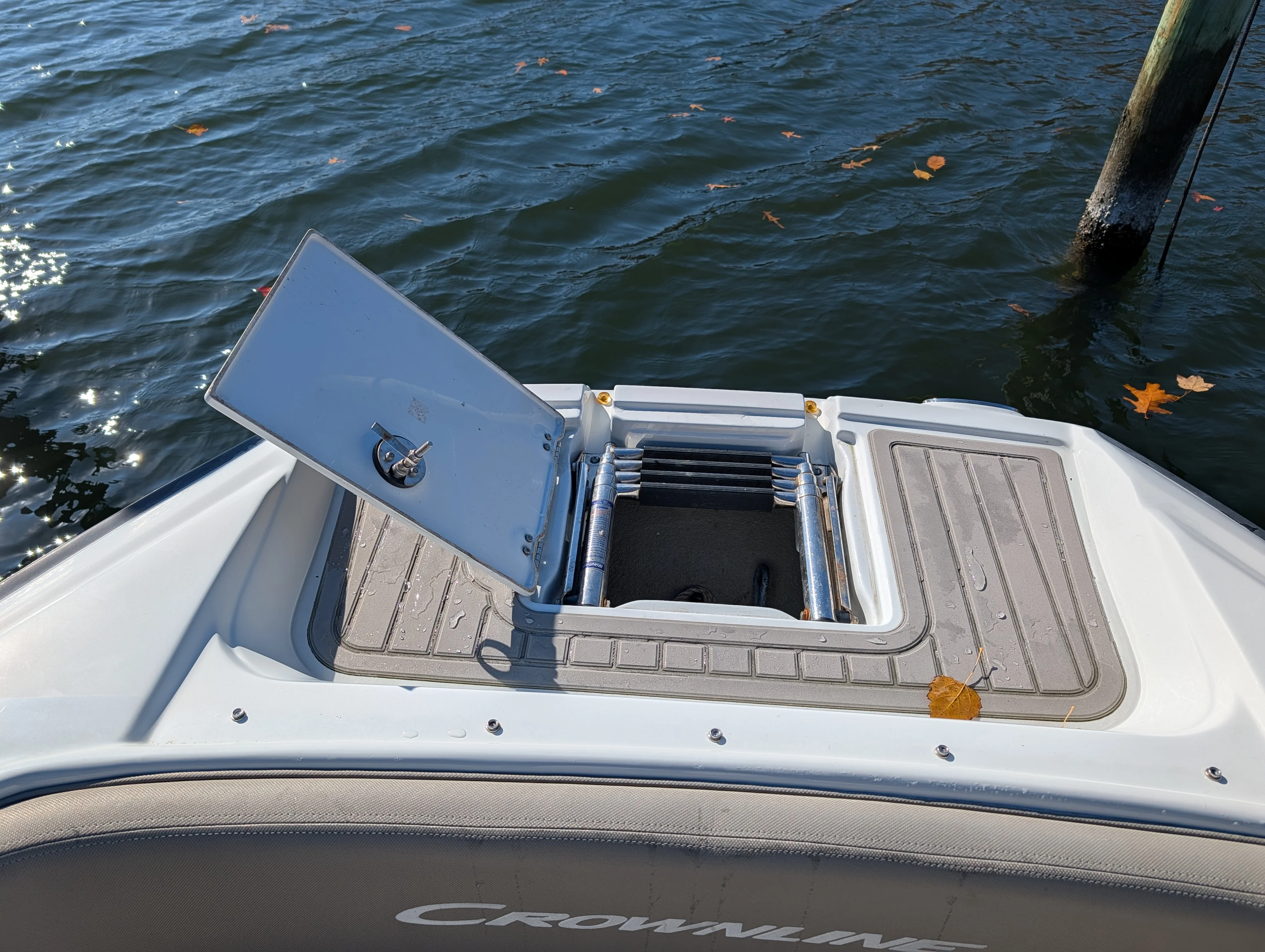 2019 Crownline 285 XS Image Thumbnail #9