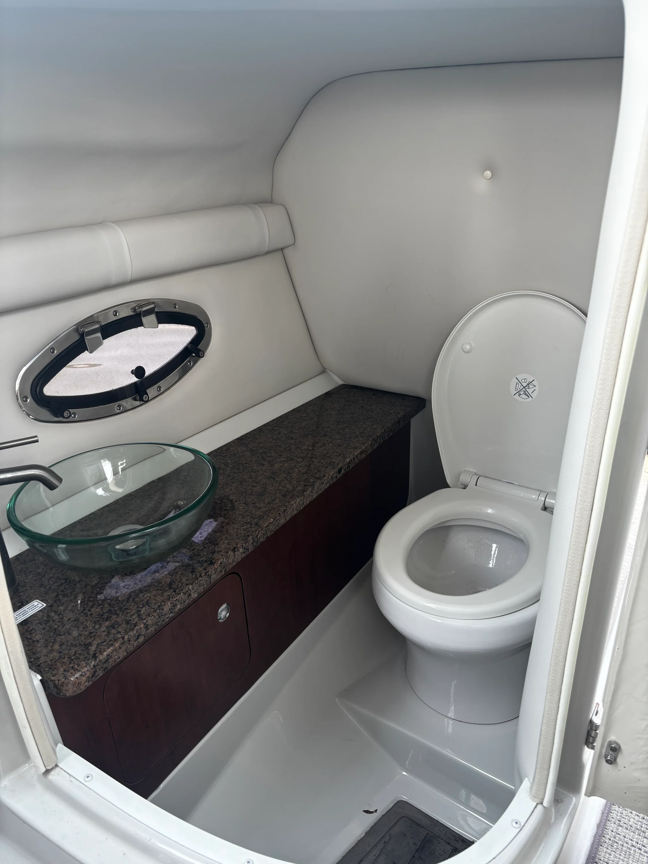 2019 Crownline 285 XS Image Thumbnail #24