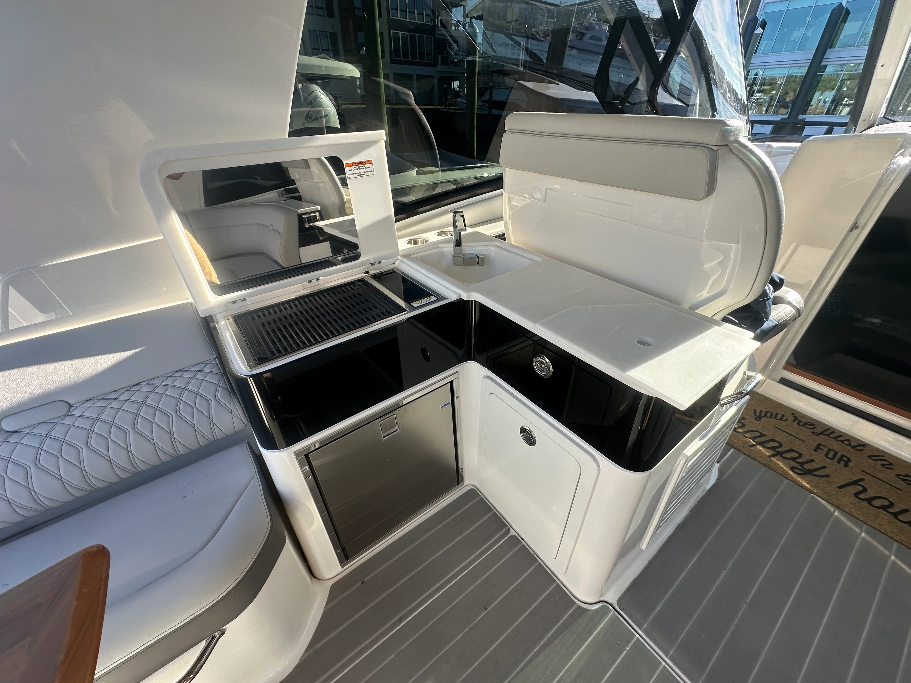 2021 Sea Ray 370 SUNDANCER OUTBOARD Image Thumbnail #20