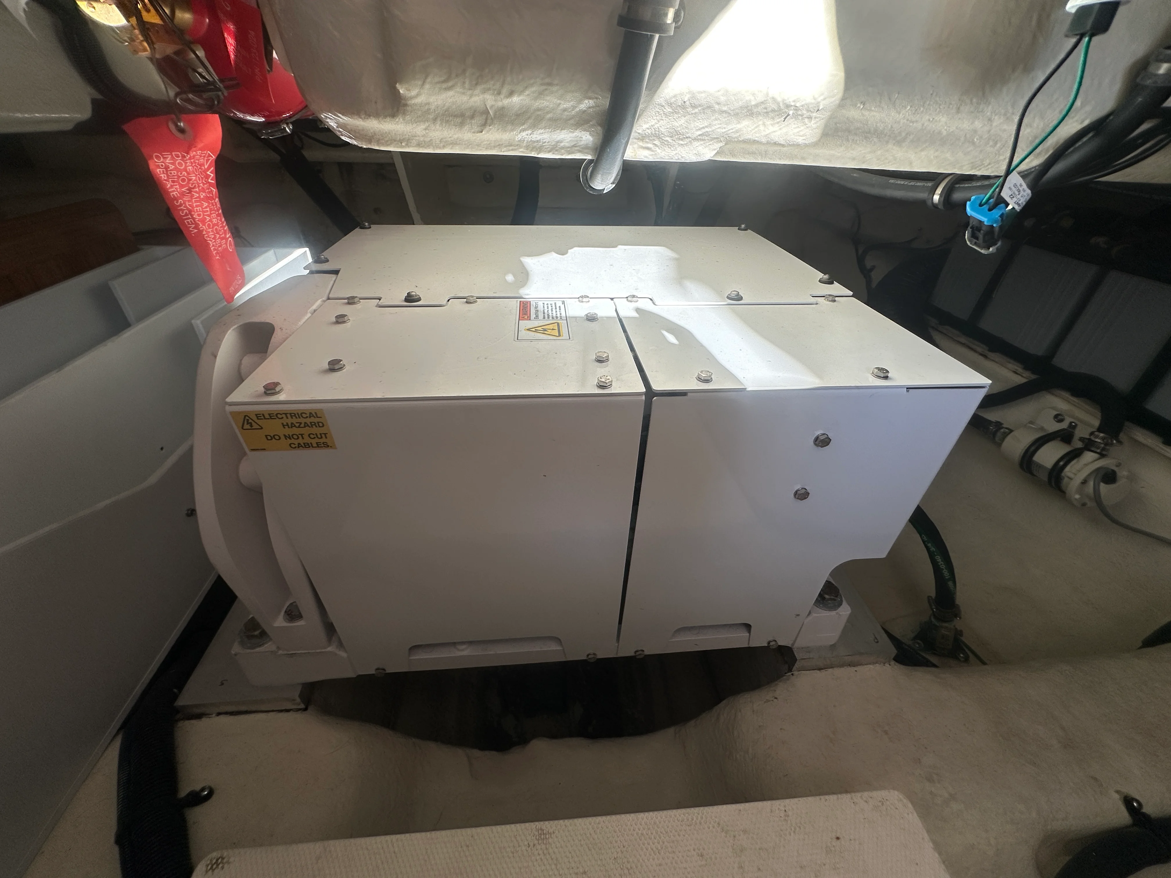 2021 Sea Ray 370 SUNDANCER OUTBOARD Image Thumbnail #22