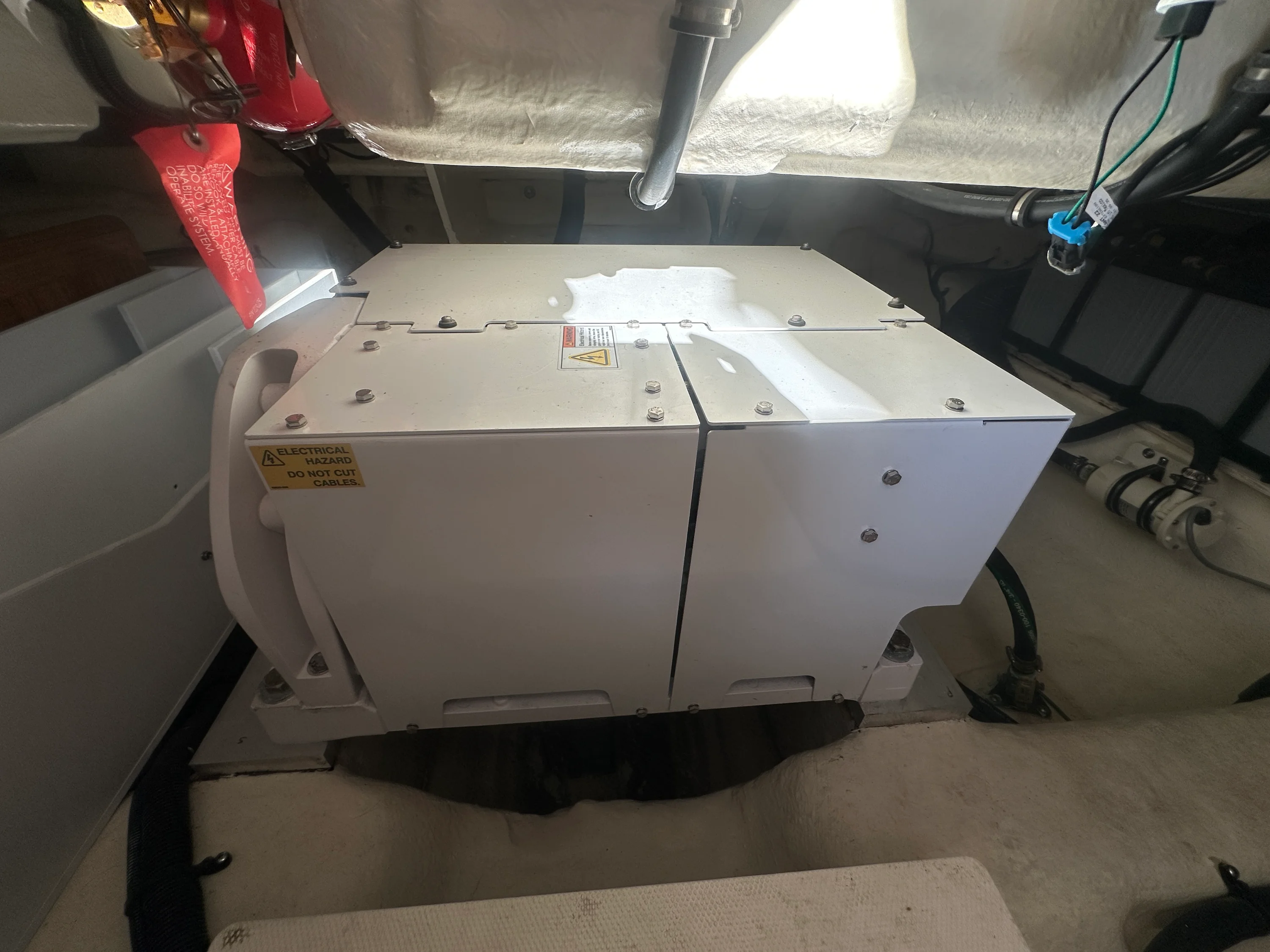 2021 Sea Ray 370 SUNDANCER OUTBOARD Image Thumbnail #22