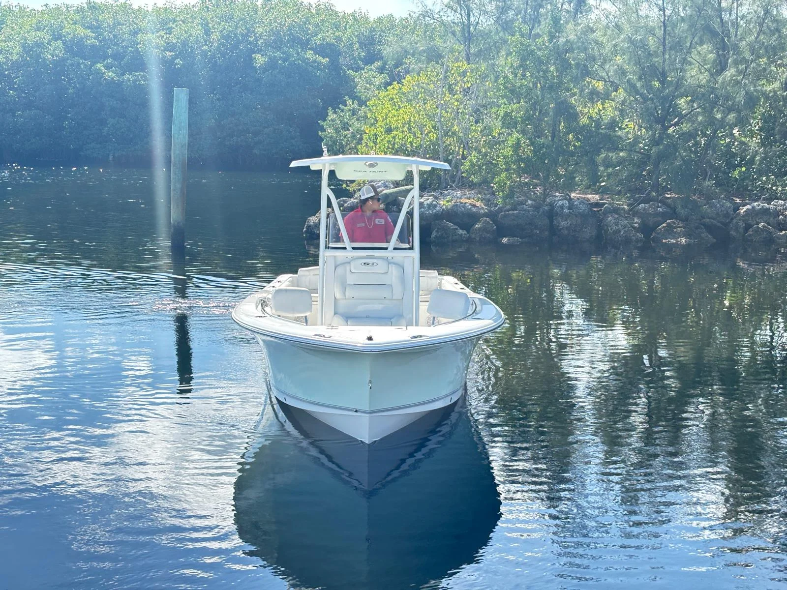 2016 Sea Hunt ULTRA 225 Image Thumbnail #1