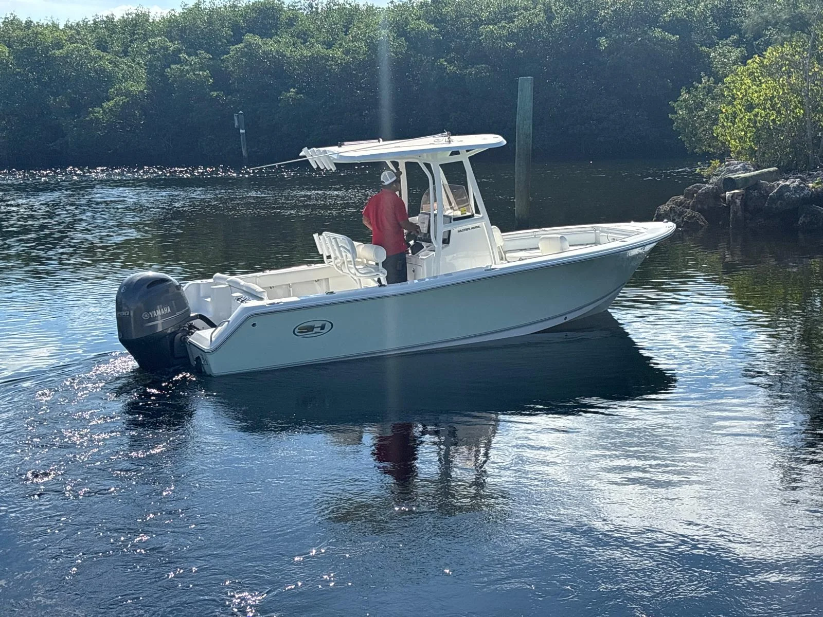 2016 Sea Hunt ULTRA 225 Image Thumbnail #2