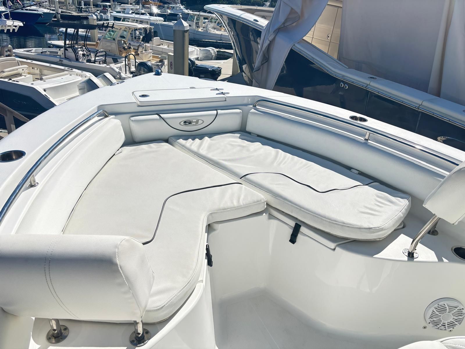 2016 Sea Hunt ULTRA 225 Image Thumbnail #1