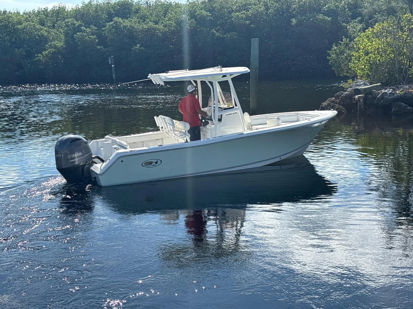 2016 Sea Hunt ULTRA 225 Image Thumbnail #14