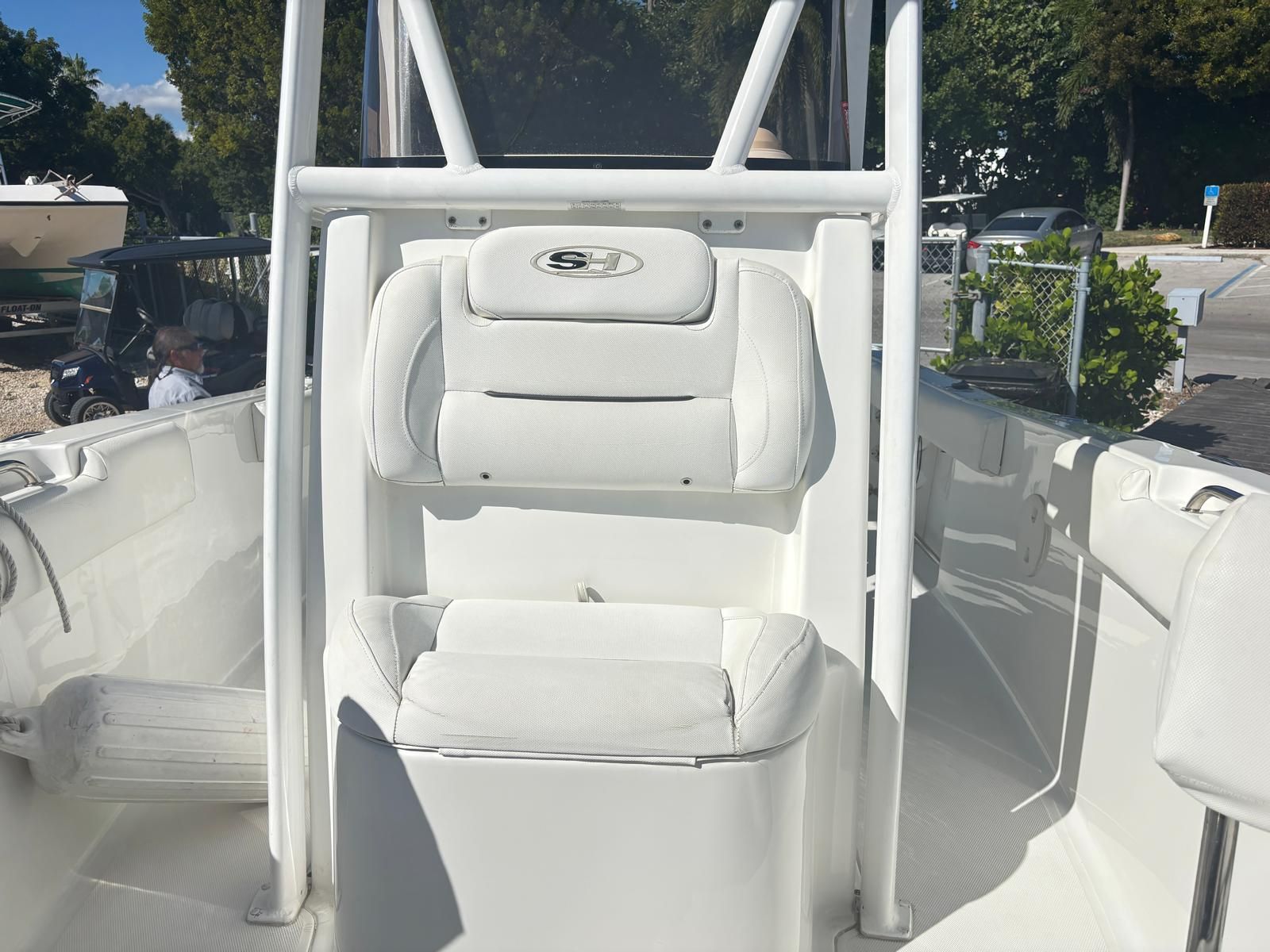 2016 Sea Hunt ULTRA 225 Image Thumbnail #3