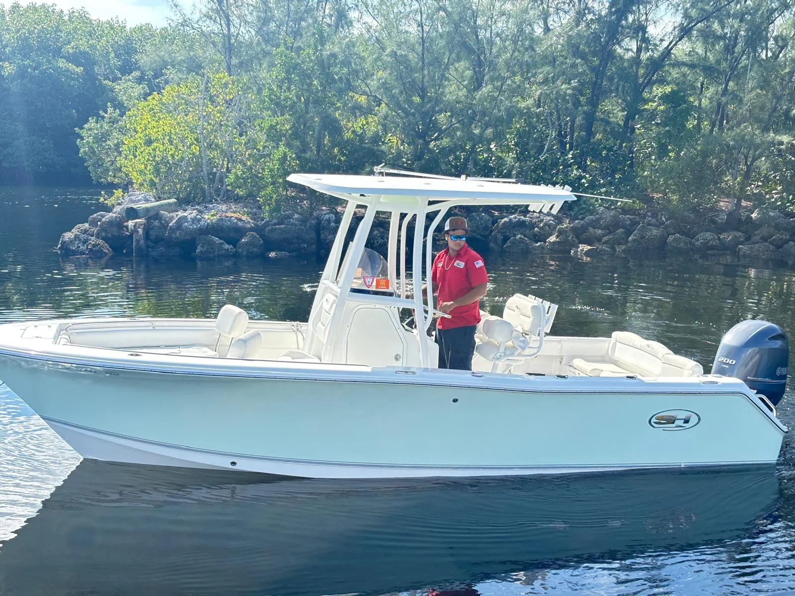 2016 Sea Hunt ULTRA 225 Image Thumbnail #0