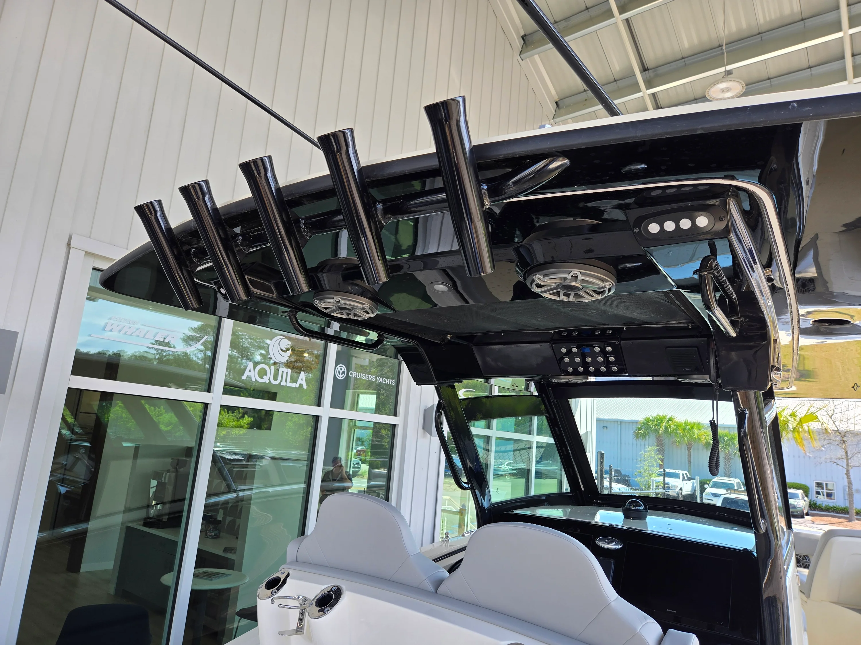 2026 Scout 305 LXF Image Thumbnail #9