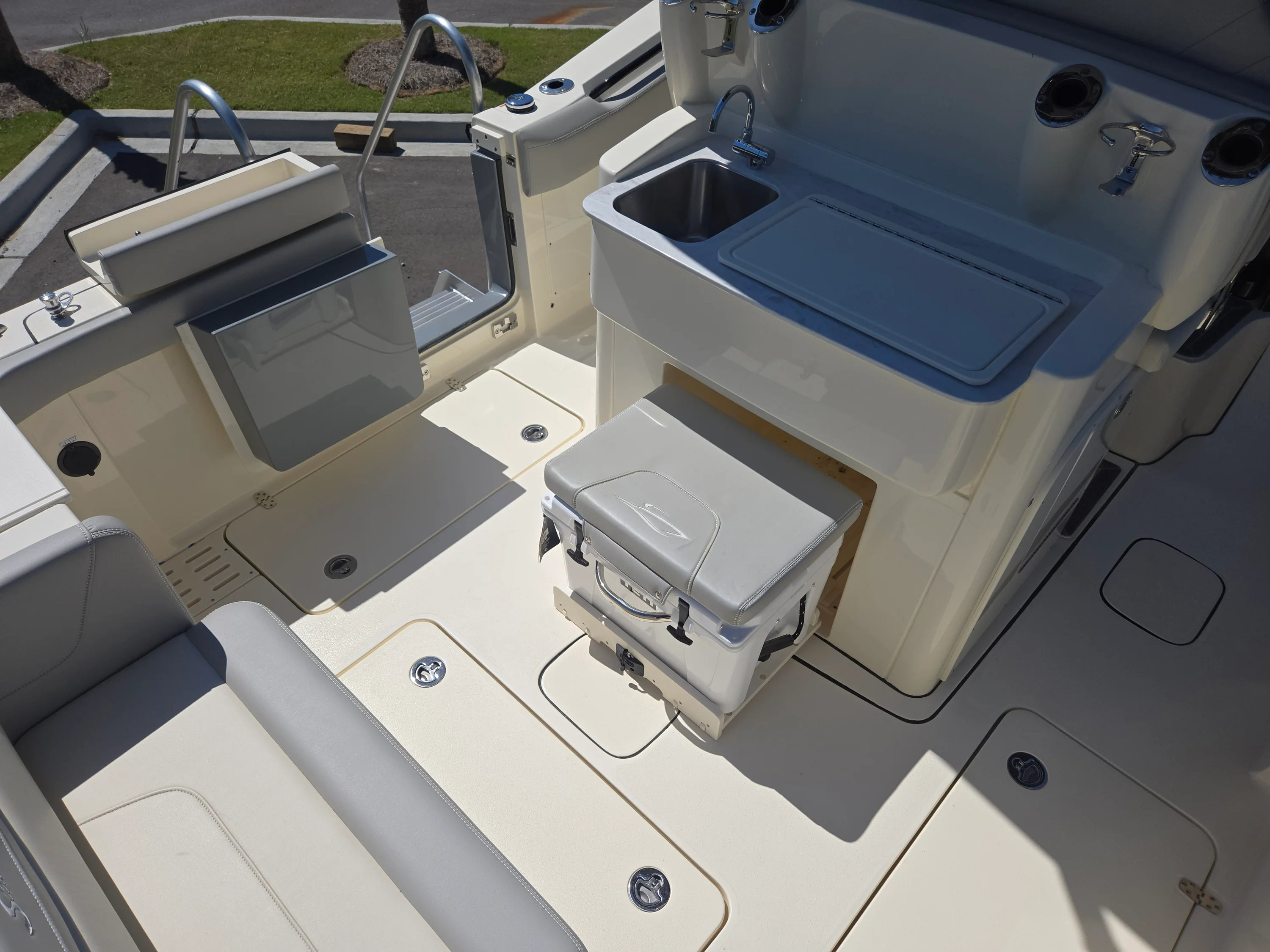 2026 Scout 305 LXF Image Thumbnail #6