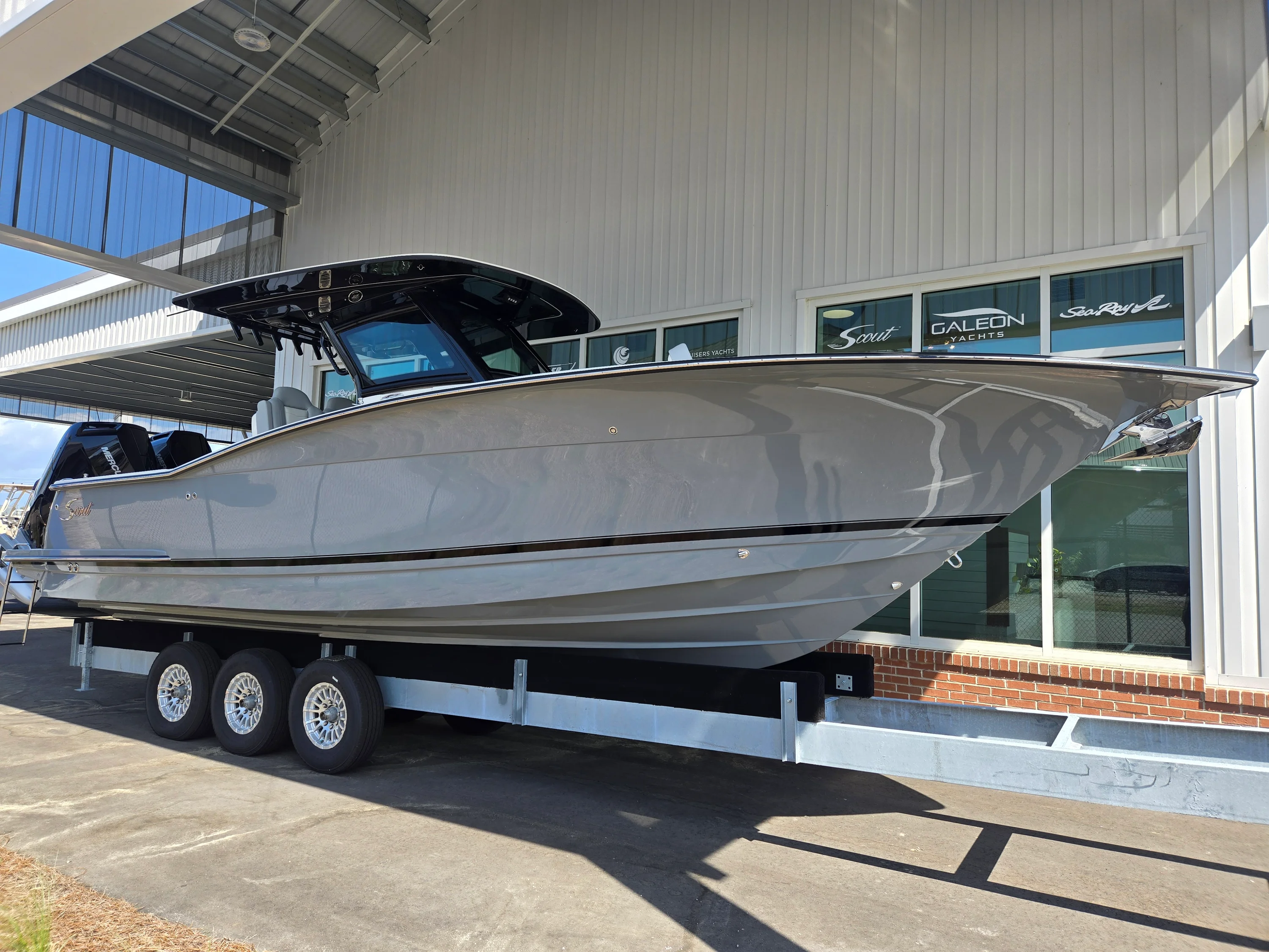 2026 Scout 305 LXF Image Thumbnail #1