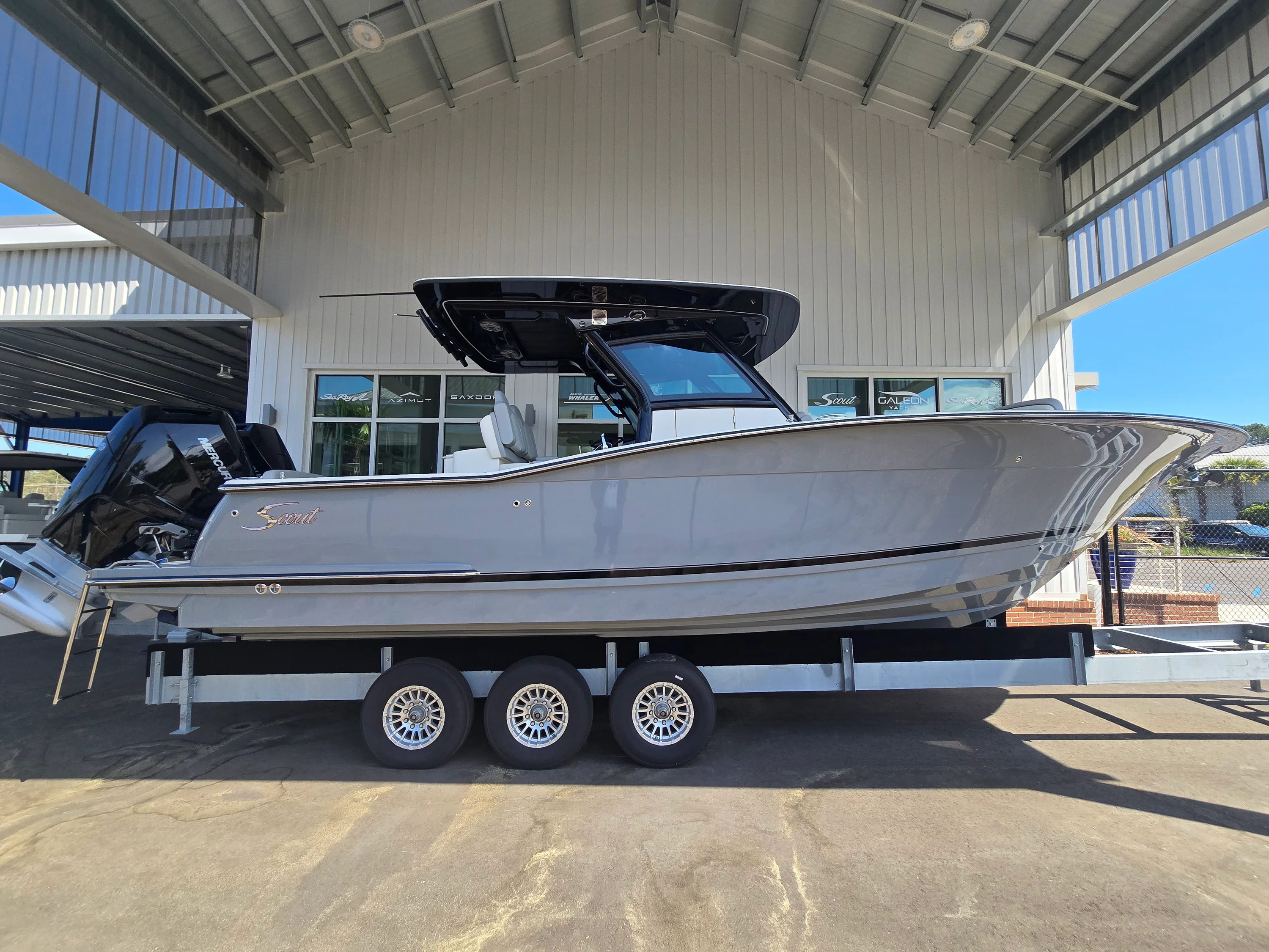 2026 Scout 305 LXF Image Thumbnail #0