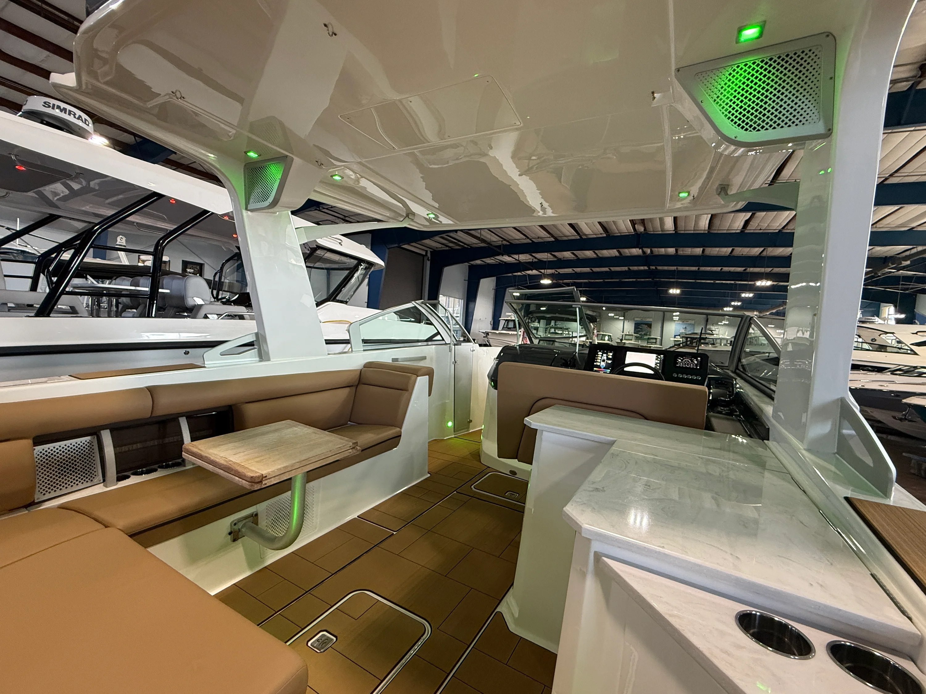 2025 Aviara AV32 Outboard Image Thumbnail #7