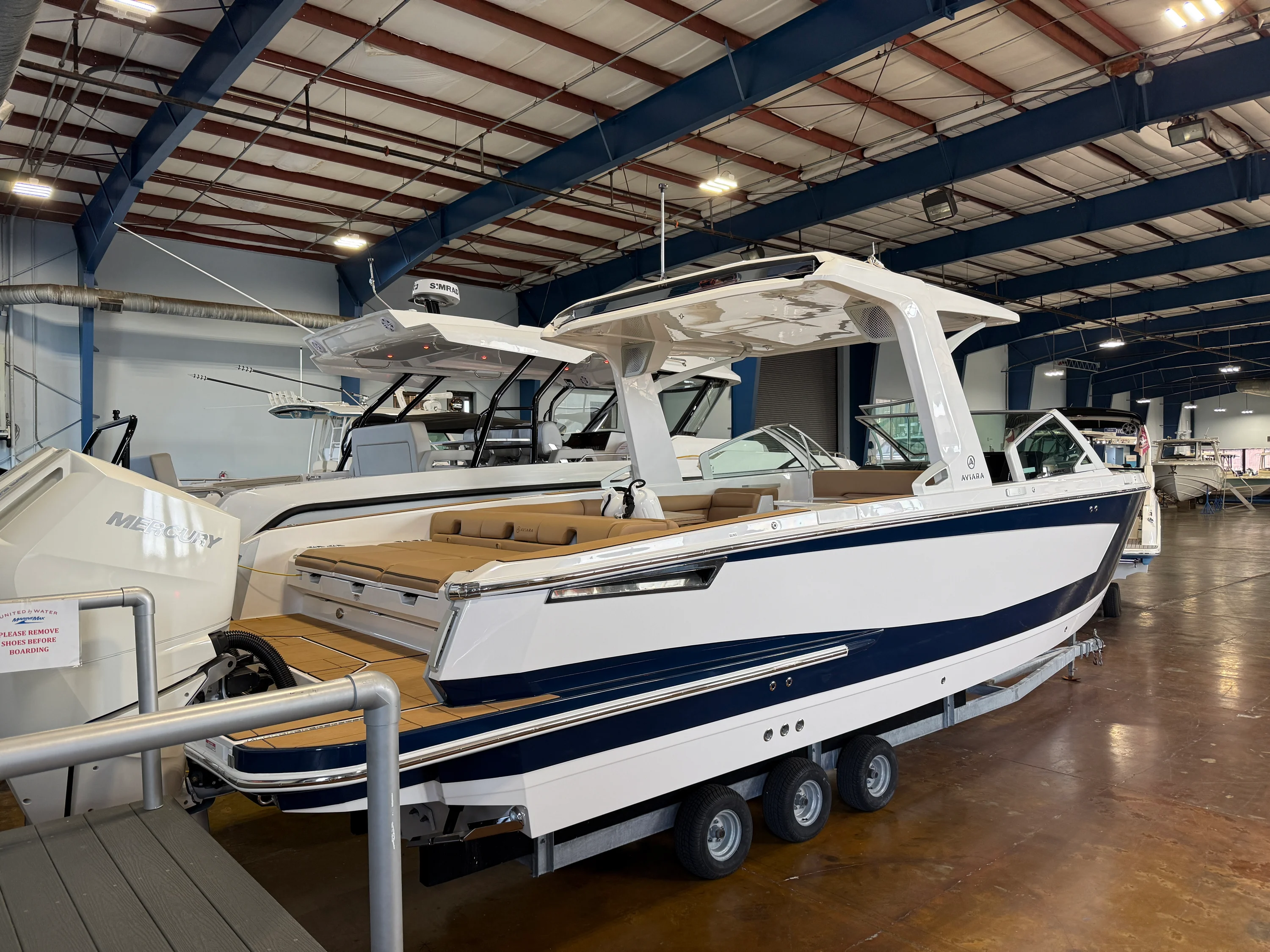 2025 Aviara AV32 Outboard Image Thumbnail #0