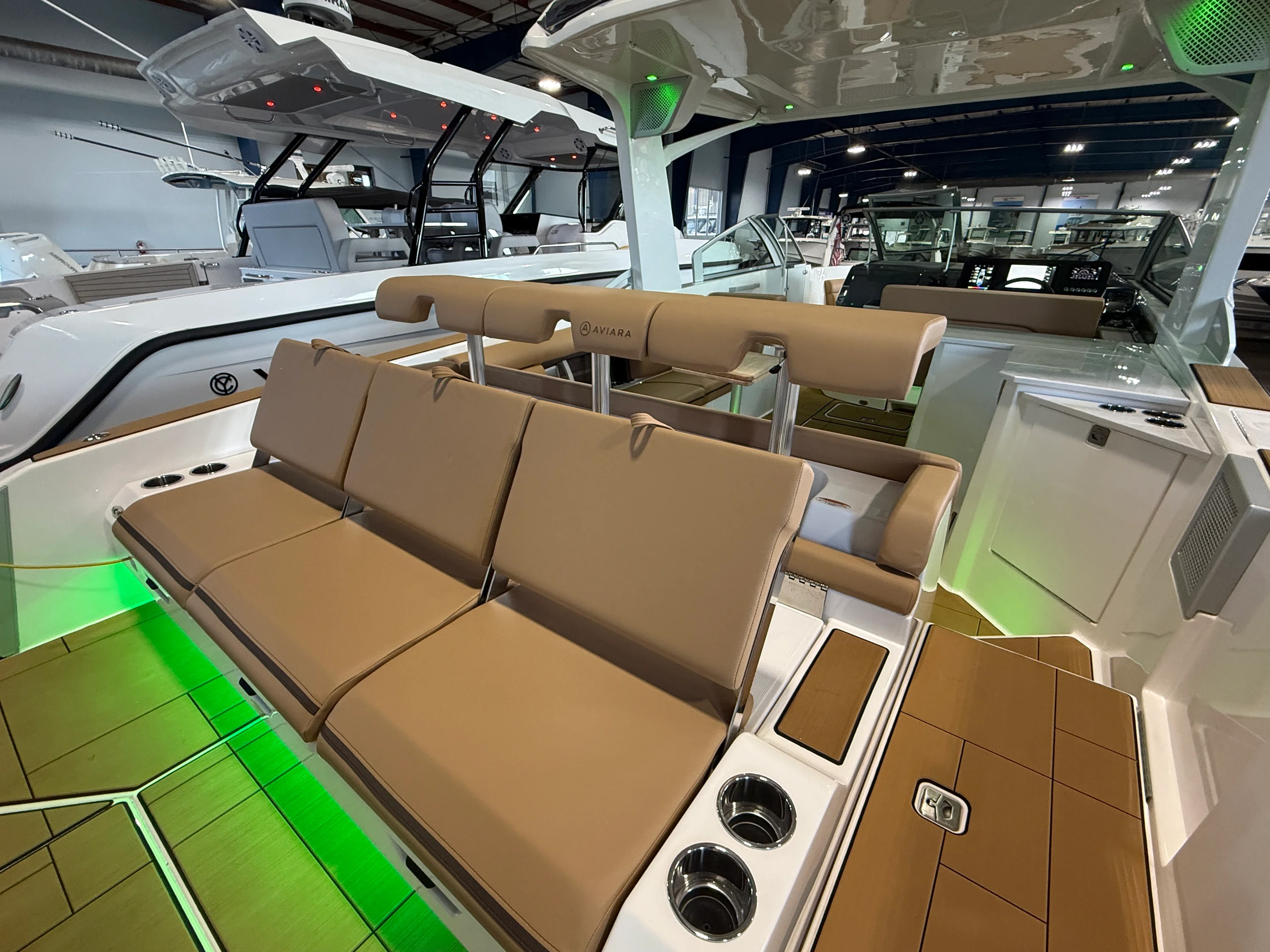 2025 Aviara AV32 Outboard Image Thumbnail #6