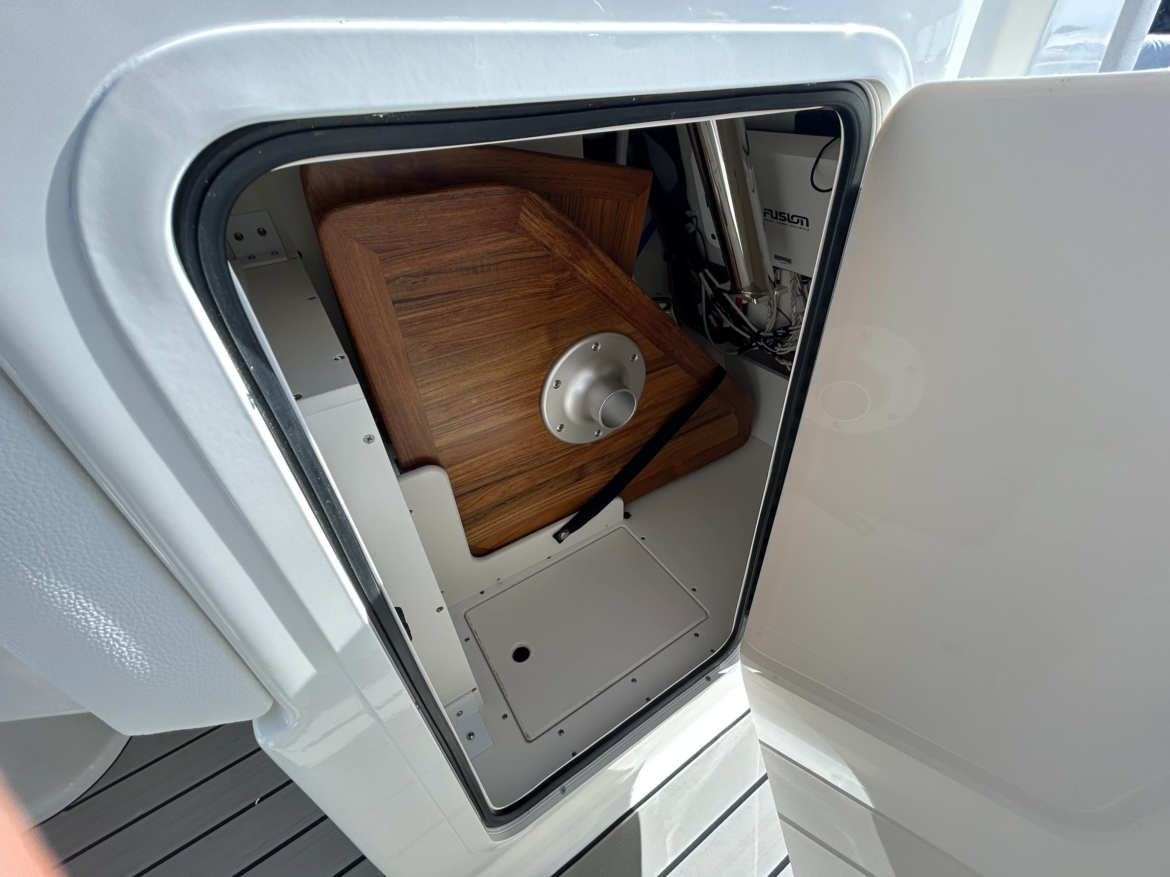 2026 Sea Ray SDX 270 Outboard Image Thumbnail #20