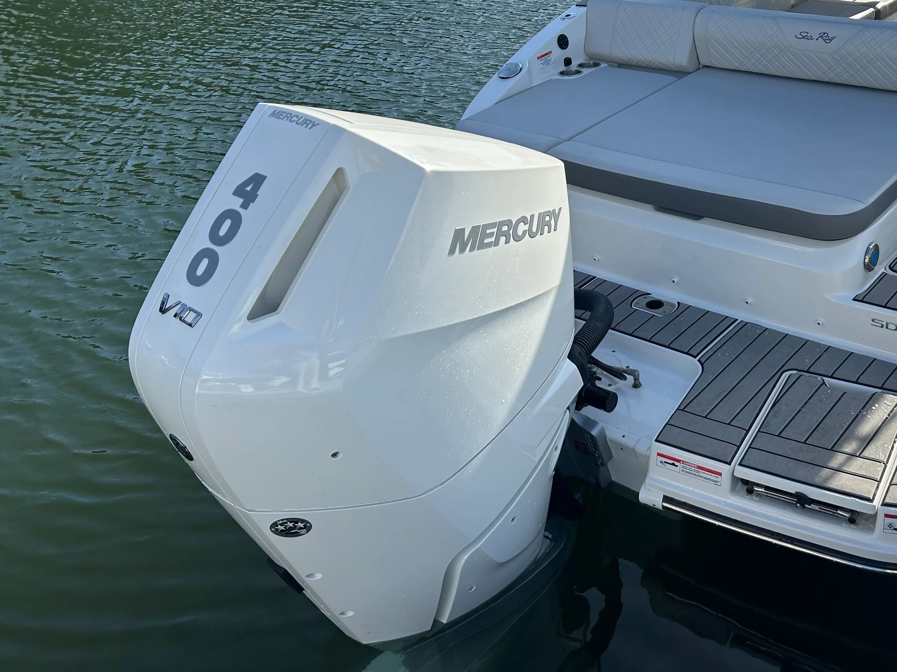 2026 Sea Ray SDX 270 Outboard Image Thumbnail #6