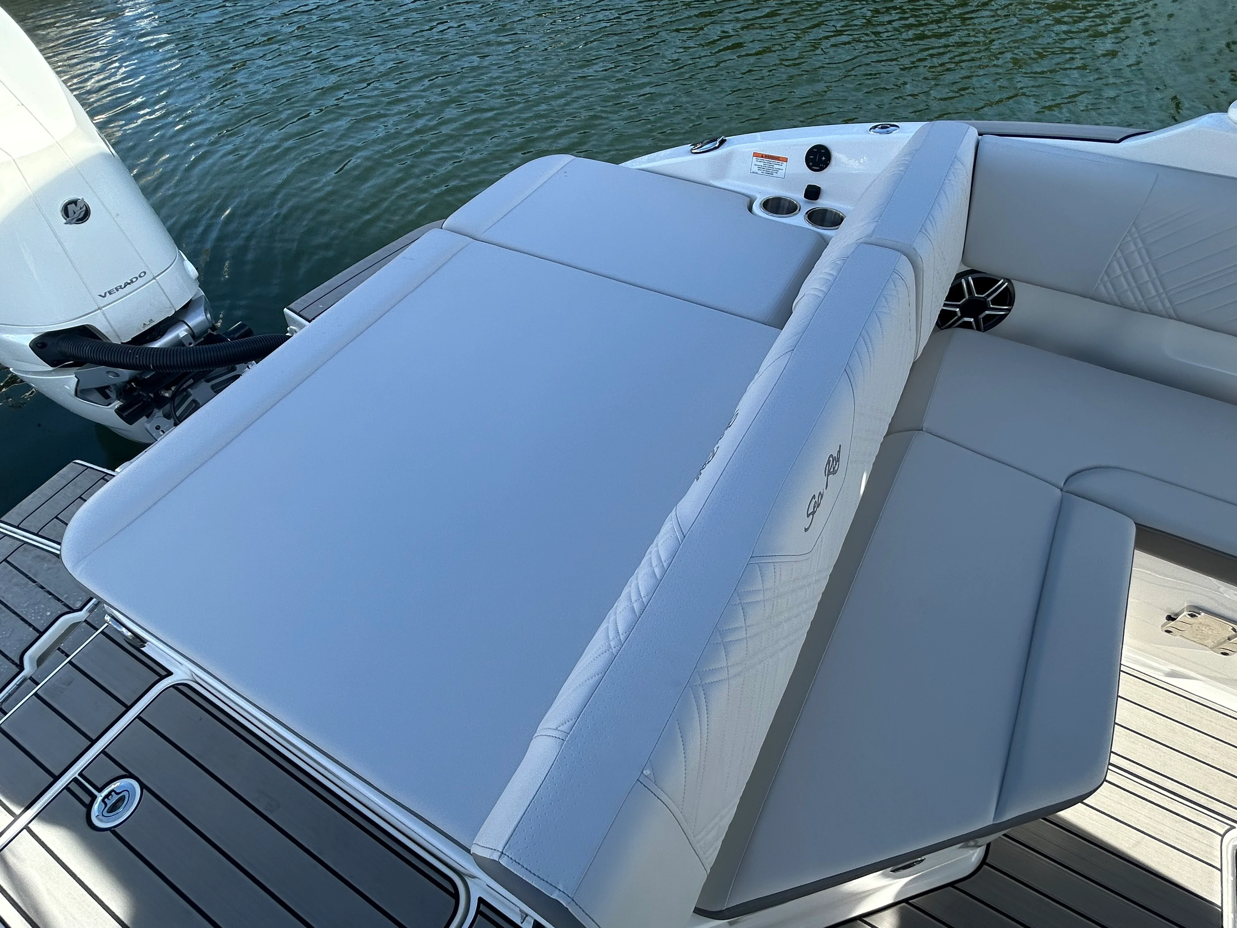 2026 Sea Ray SDX 270 Outboard Image Thumbnail #7