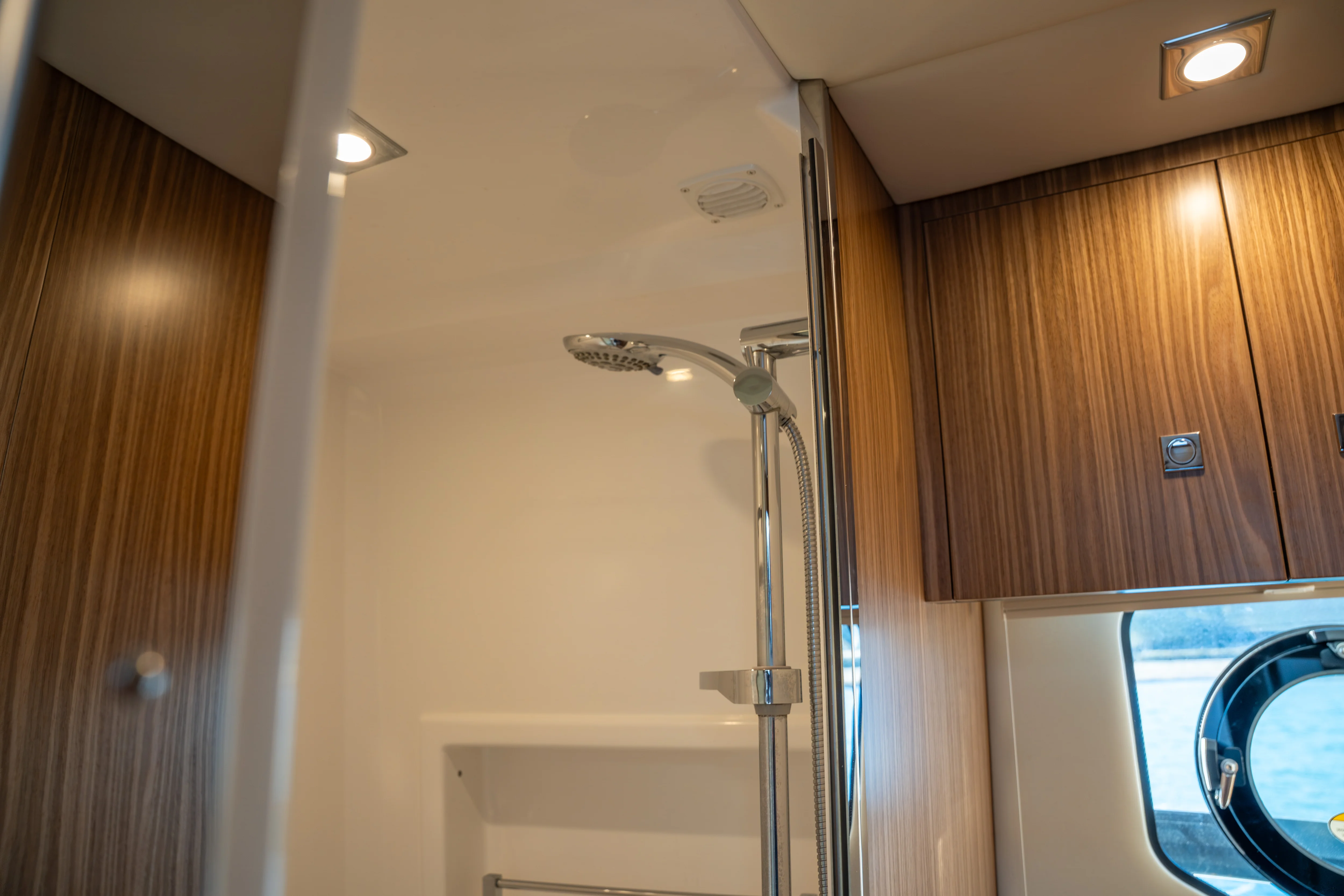 2024 Cruisers Yachts 42 Cantius Image Thumbnail #37