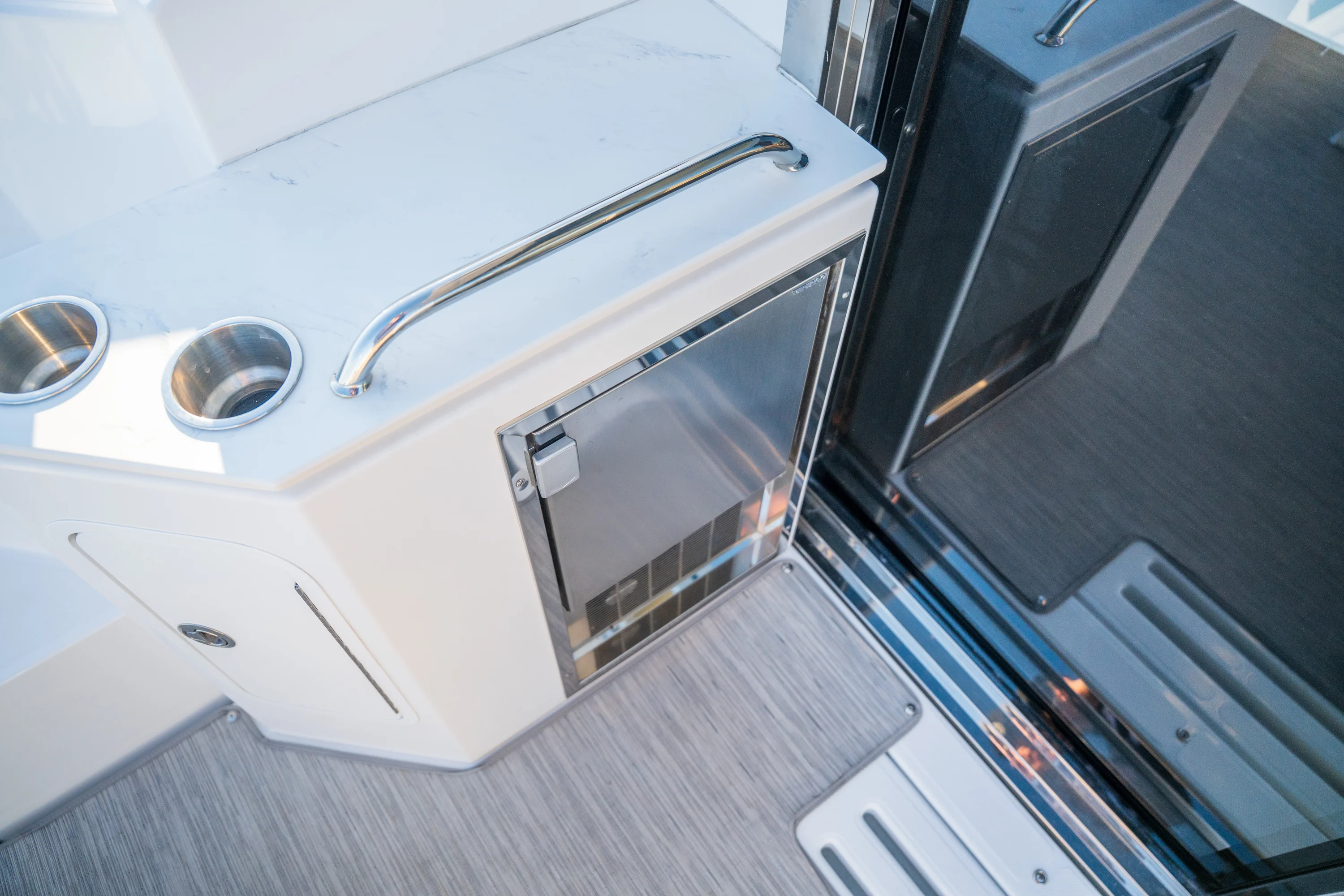 2024 Cruisers Yachts 42 Cantius Image Thumbnail #14