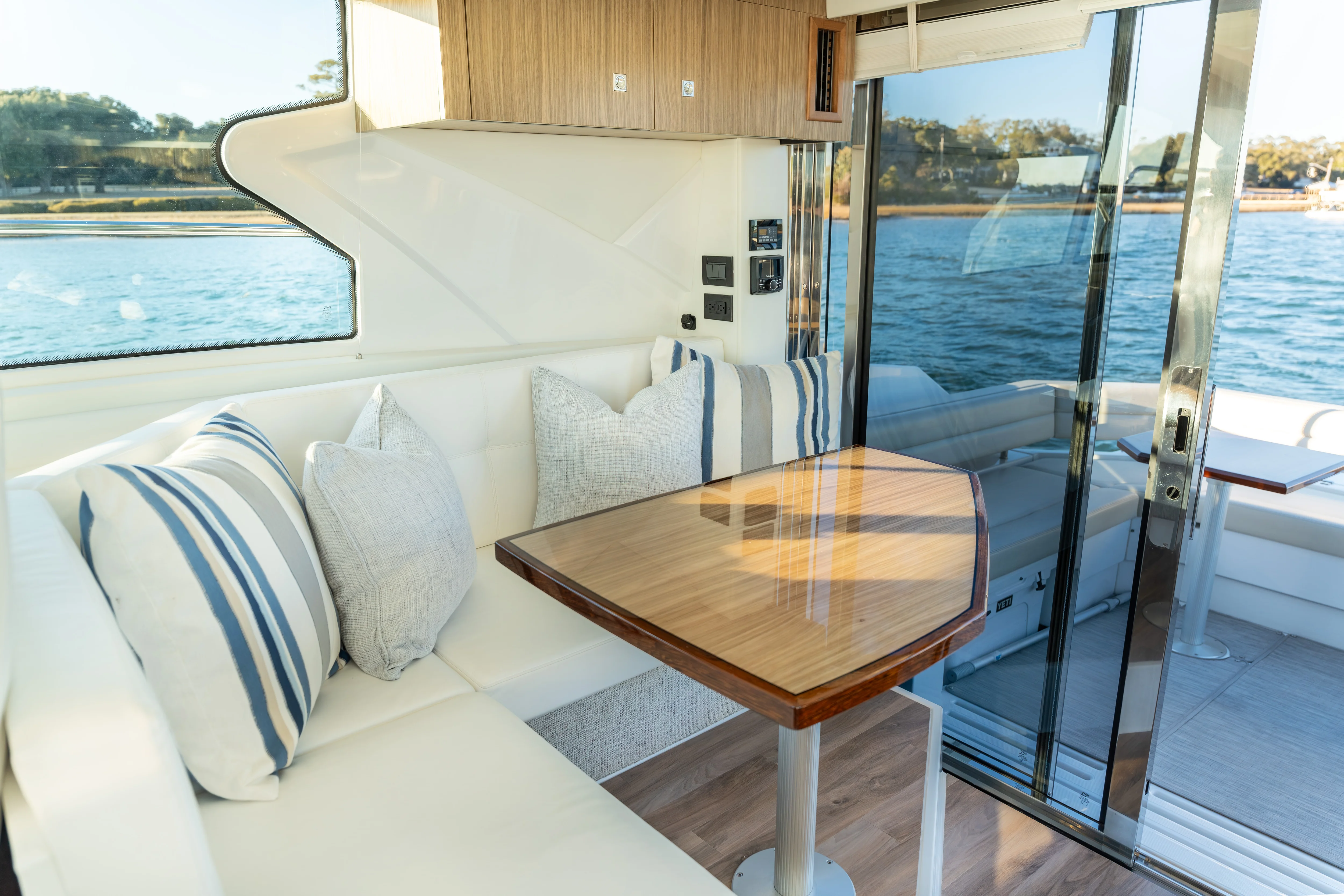 2024 Cruisers Yachts 42 Cantius Image Thumbnail #16