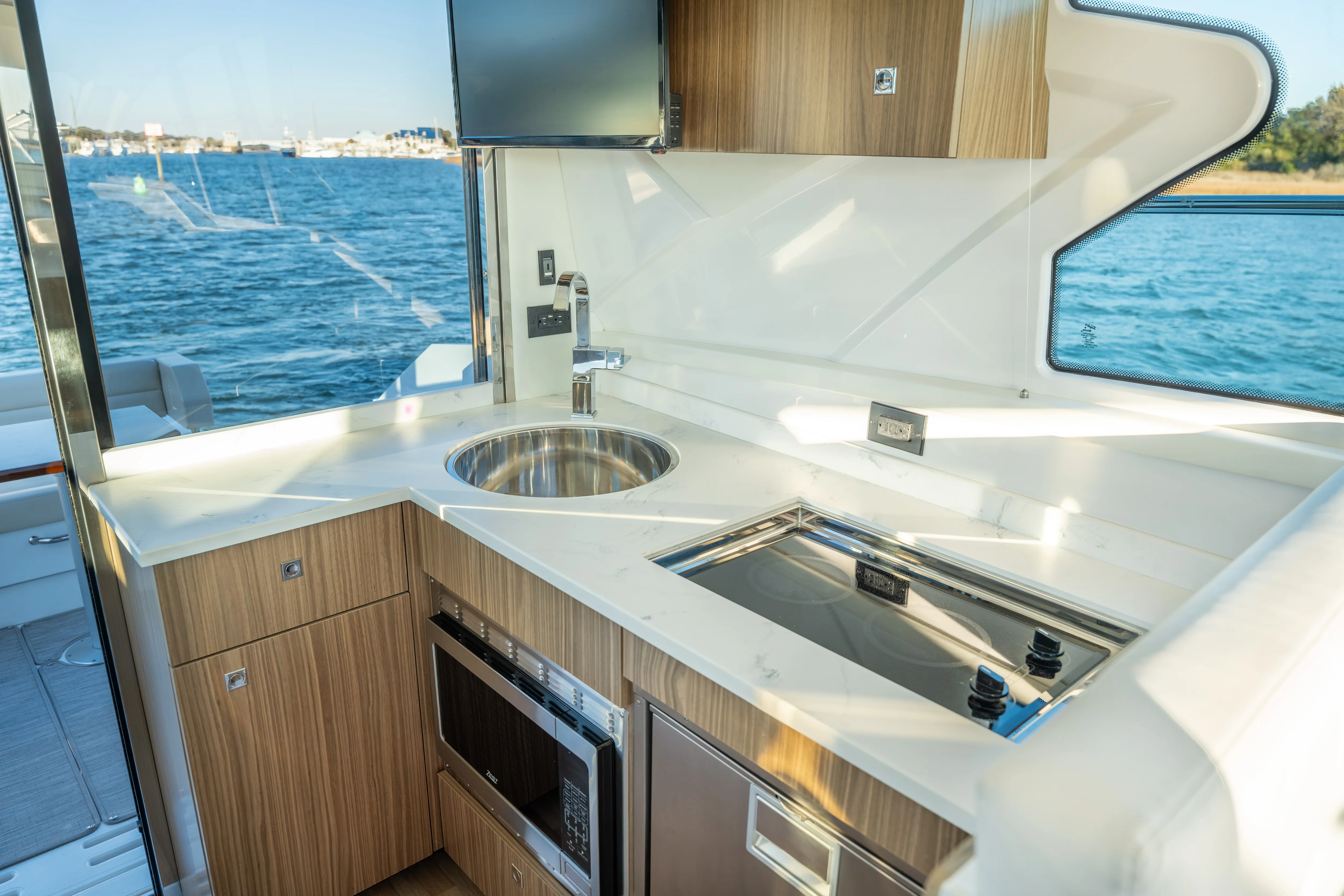 2024 Cruisers Yachts 42 Cantius Image Thumbnail #19