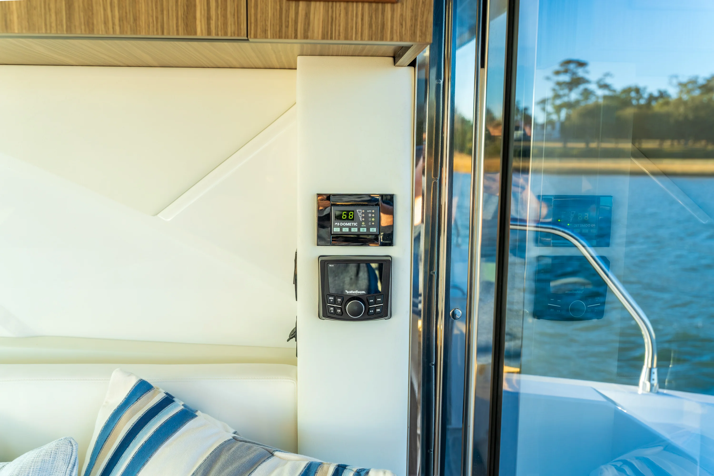 2024 Cruisers Yachts 42 Cantius Image Thumbnail #17