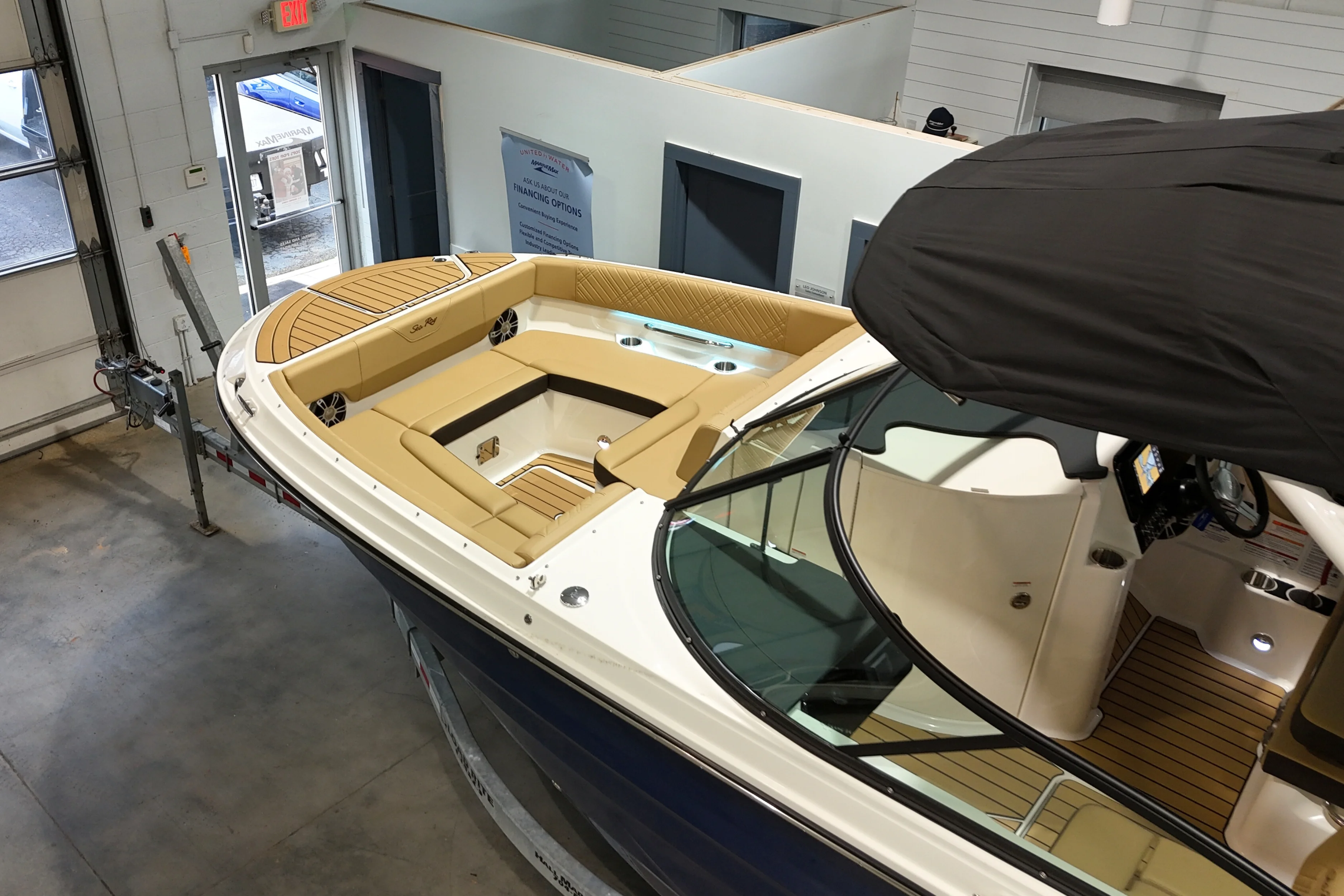 2025 Sea Ray SDX 270 Outboard Image Thumbnail #2