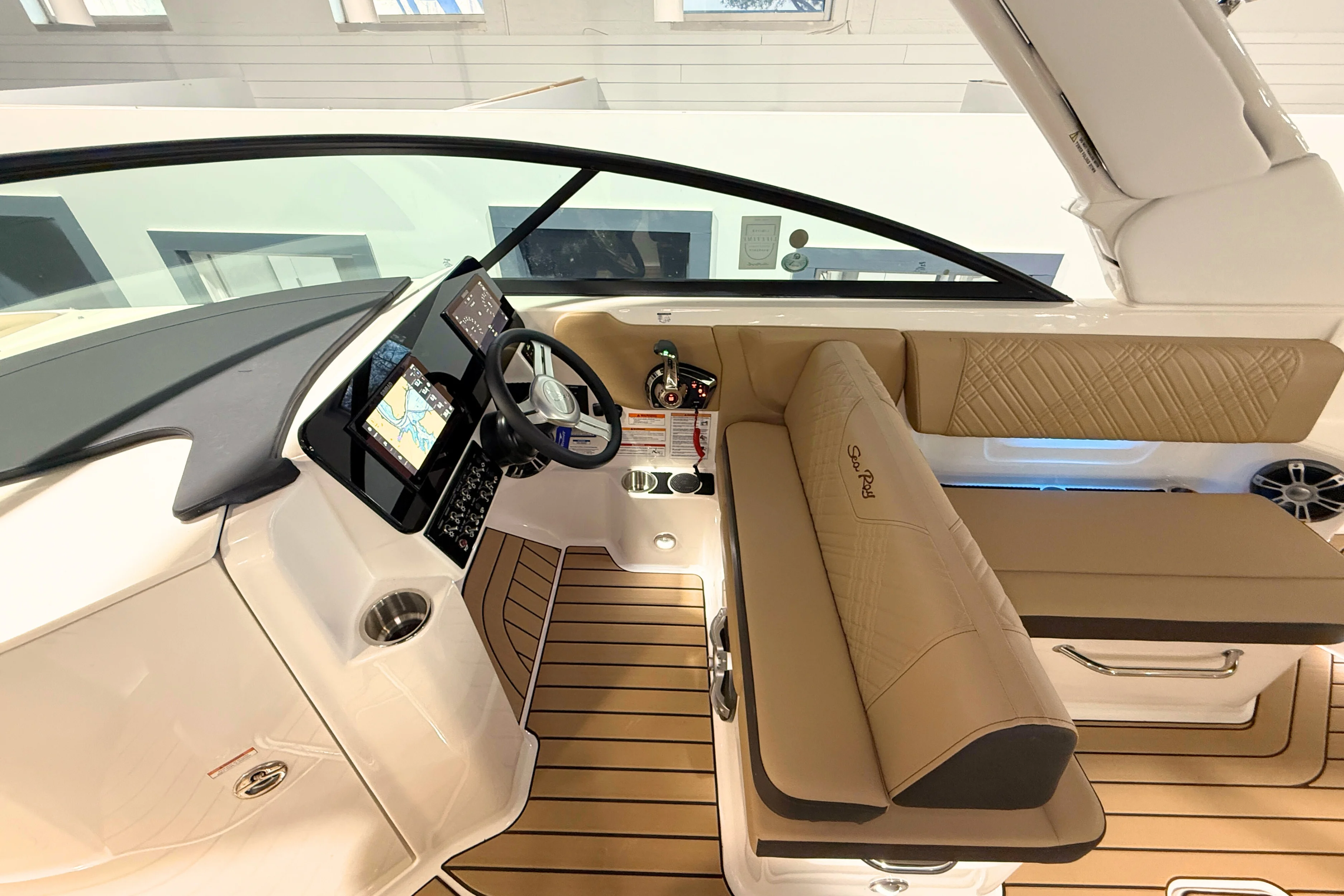 2025 Sea Ray SDX 270 Outboard Image Thumbnail #19