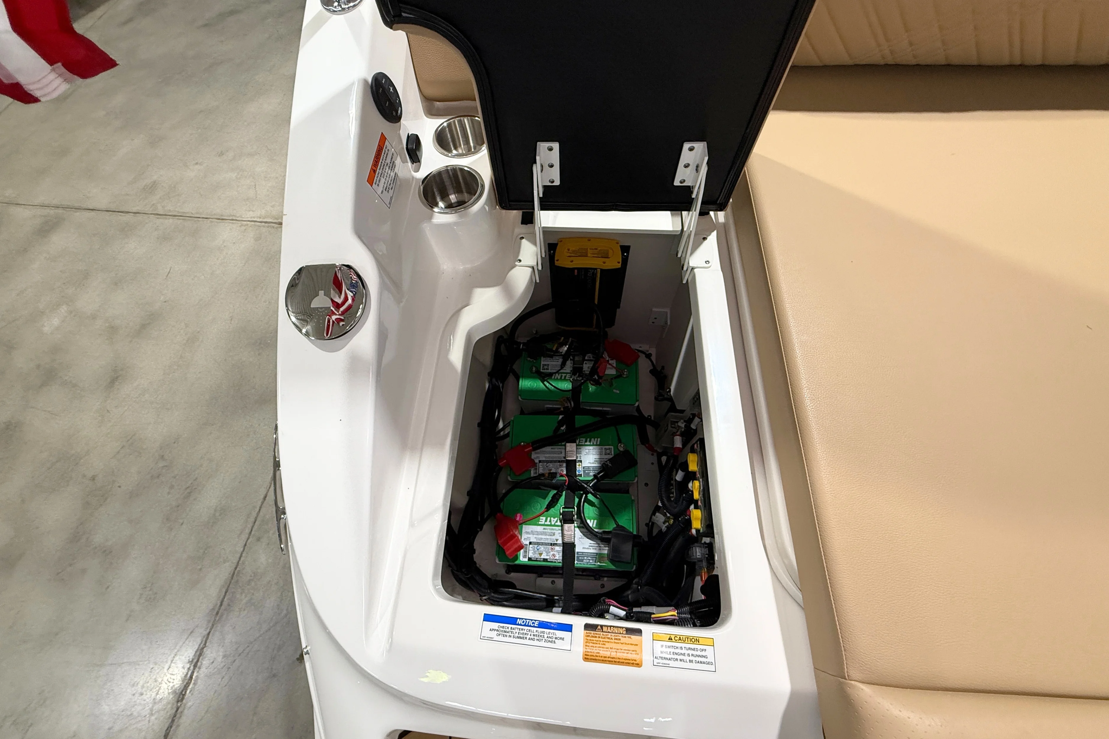 2025 Sea Ray SDX 270 Outboard Image Thumbnail #9