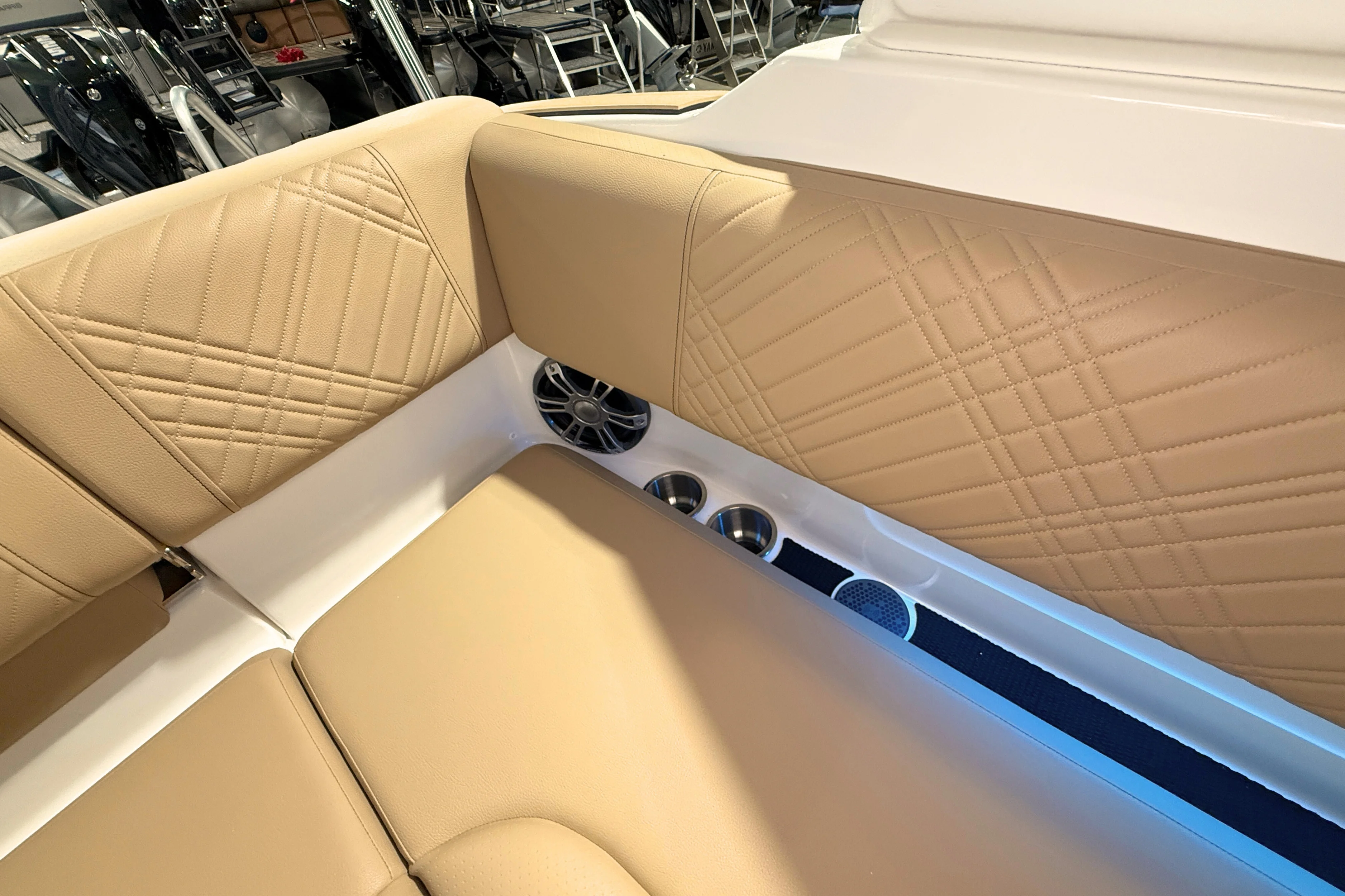 2025 Sea Ray SDX 270 Outboard Image Thumbnail #14