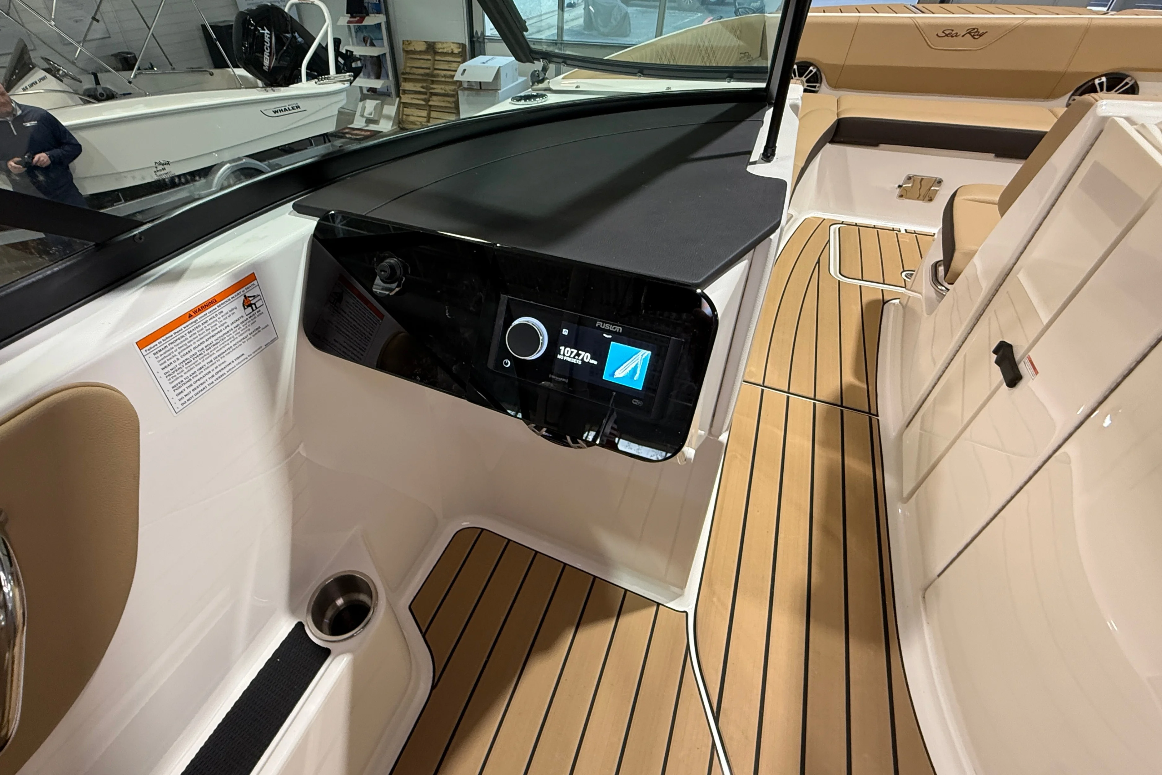 2025 Sea Ray SDX 270 Outboard Image Thumbnail #24