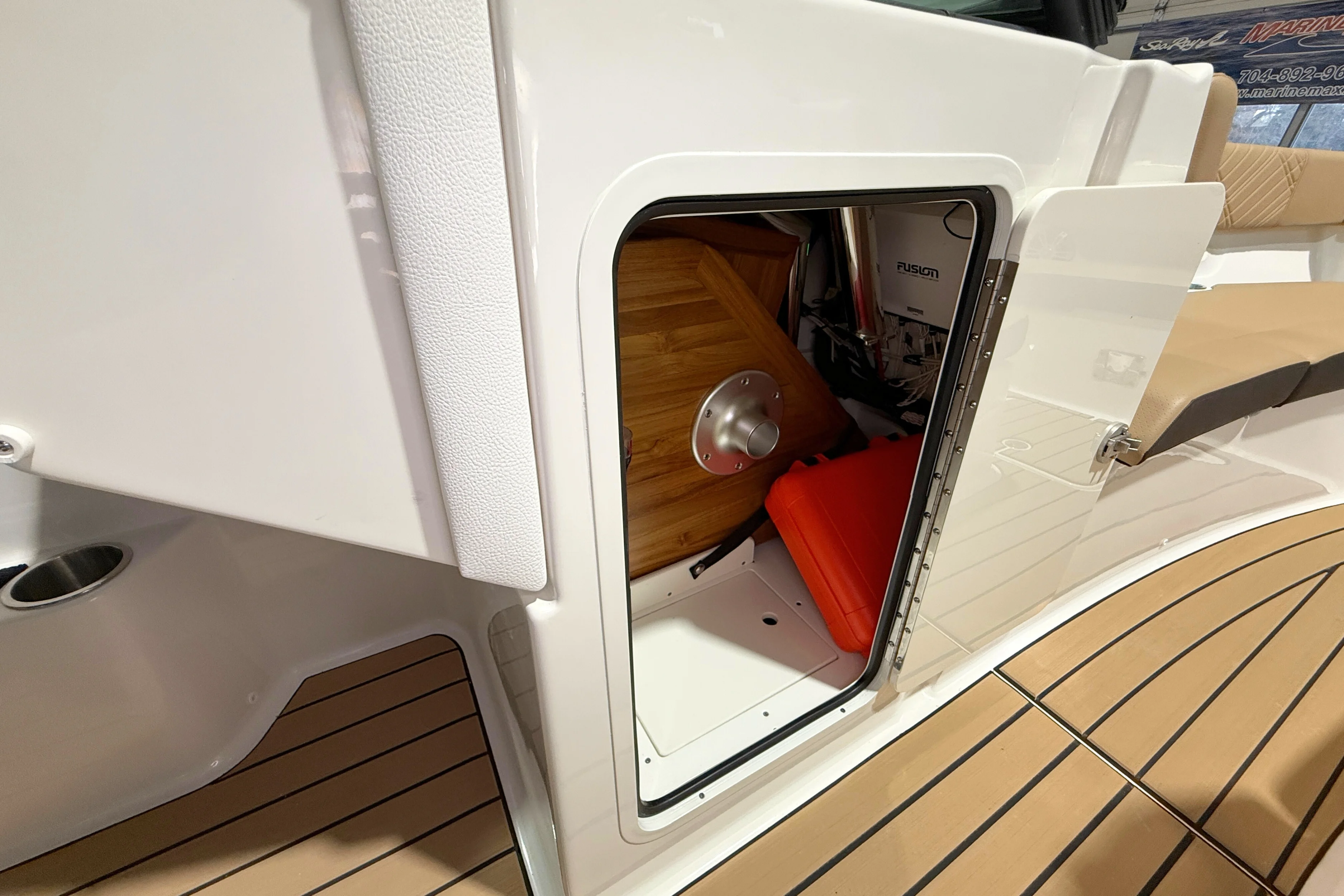 2025 Sea Ray SDX 270 Outboard Image Thumbnail #25