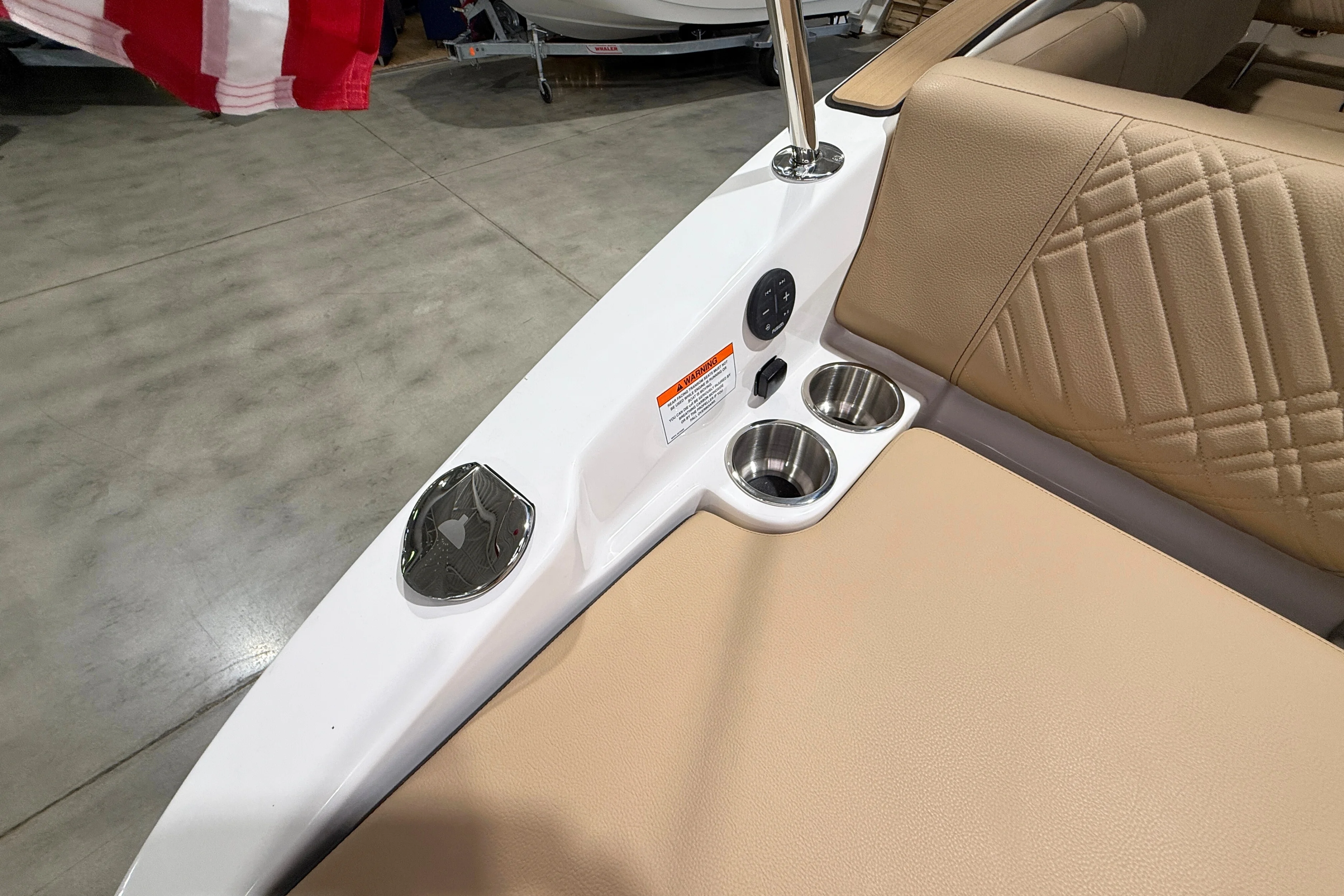 2025 Sea Ray SDX 270 Outboard Image Thumbnail #8