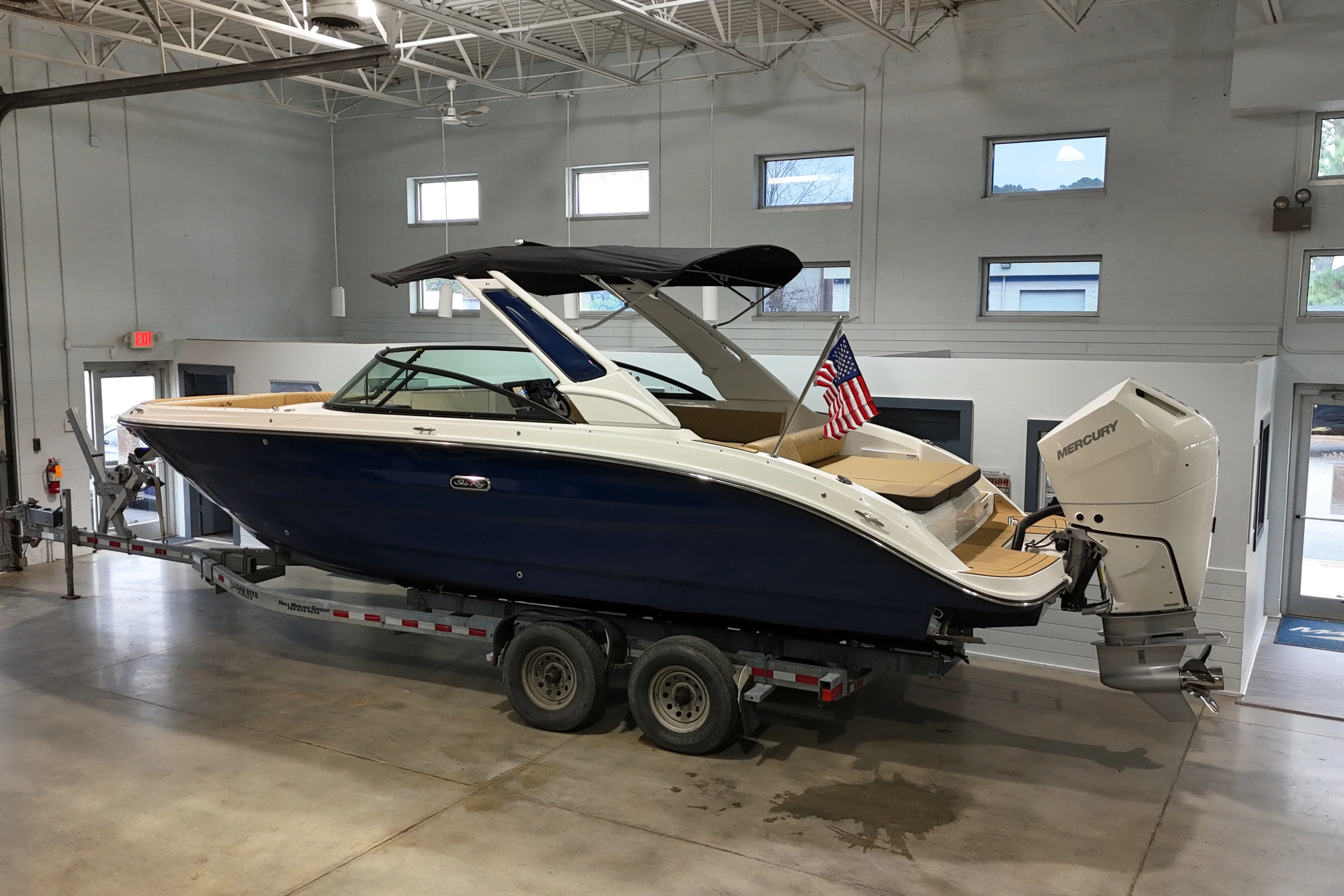 2025 Sea Ray SDX 270 Outboard Image Thumbnail #3