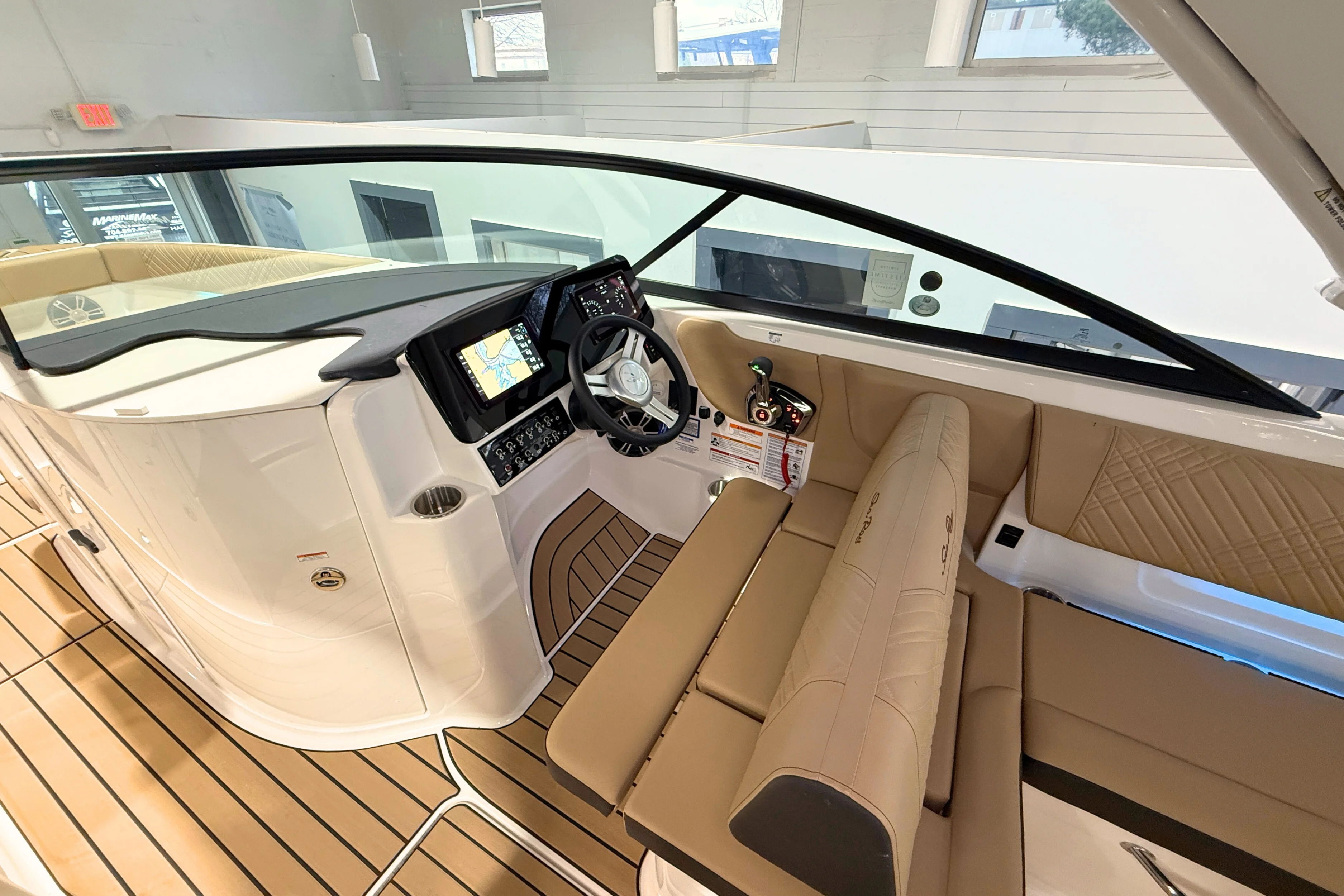 2025 Sea Ray SDX 270 Outboard Image Thumbnail #18