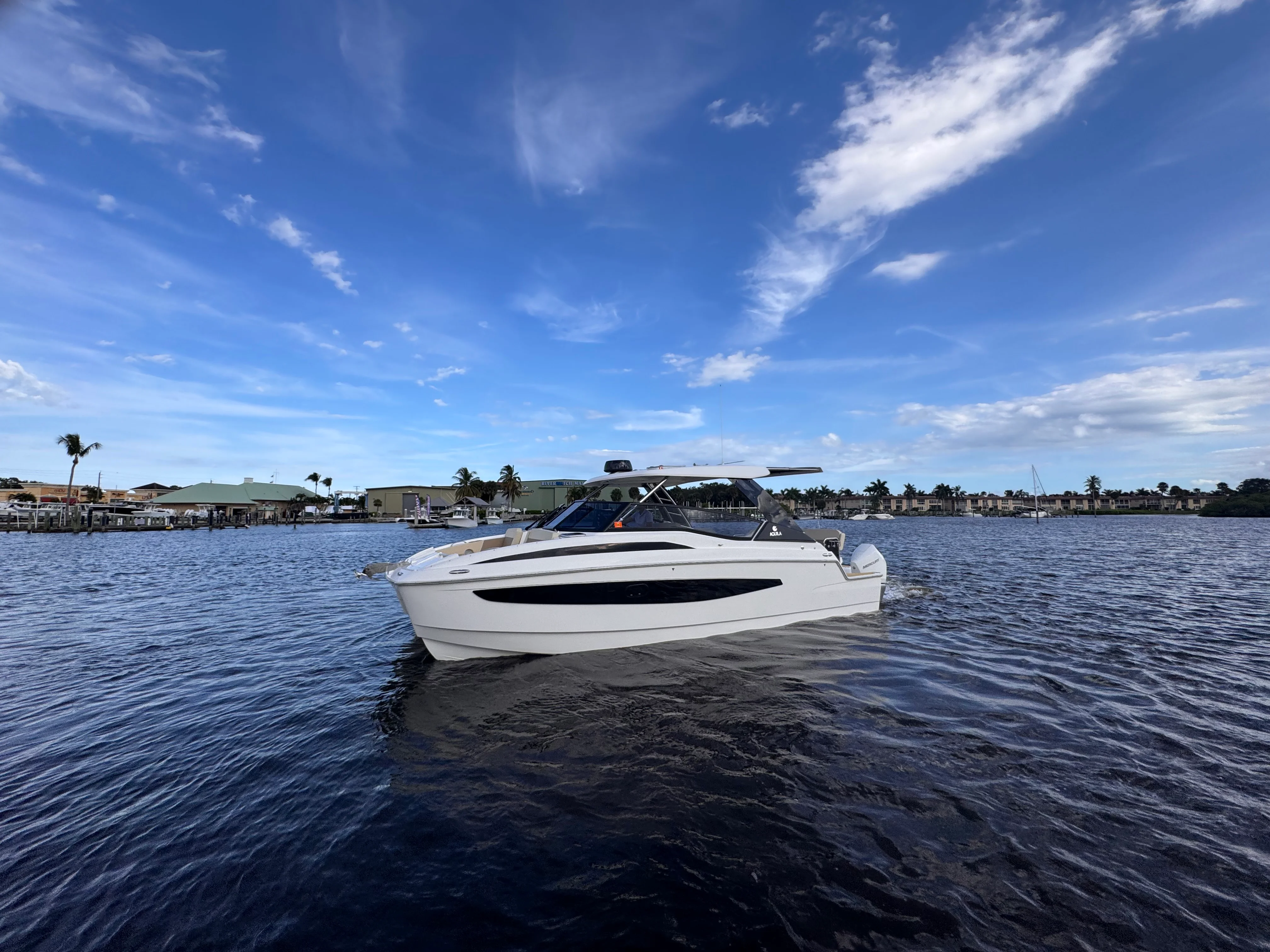 2023 Aquila 32 SPORT Image Thumbnail #5