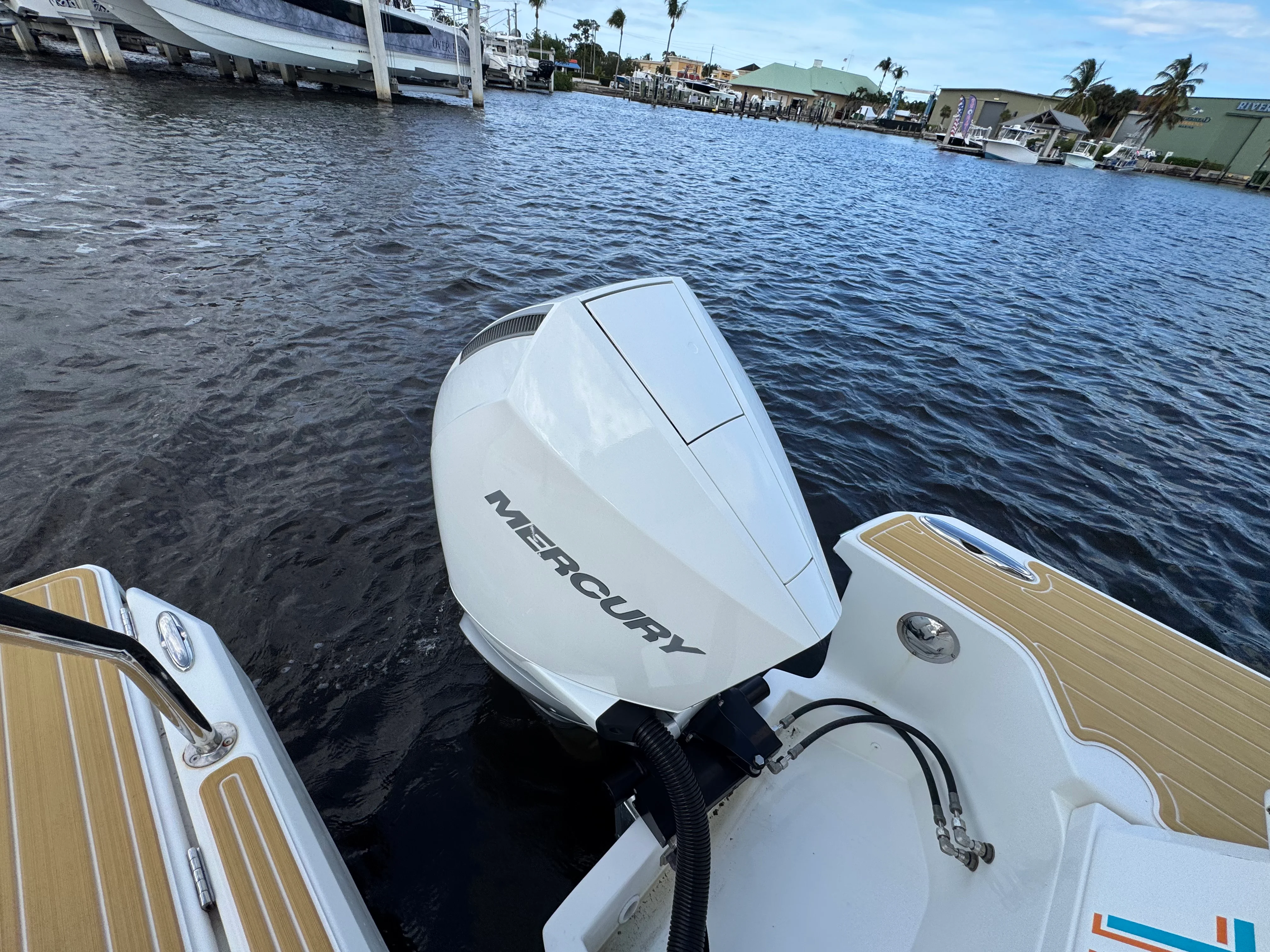 2023 Aquila 32 SPORT Image Thumbnail #16